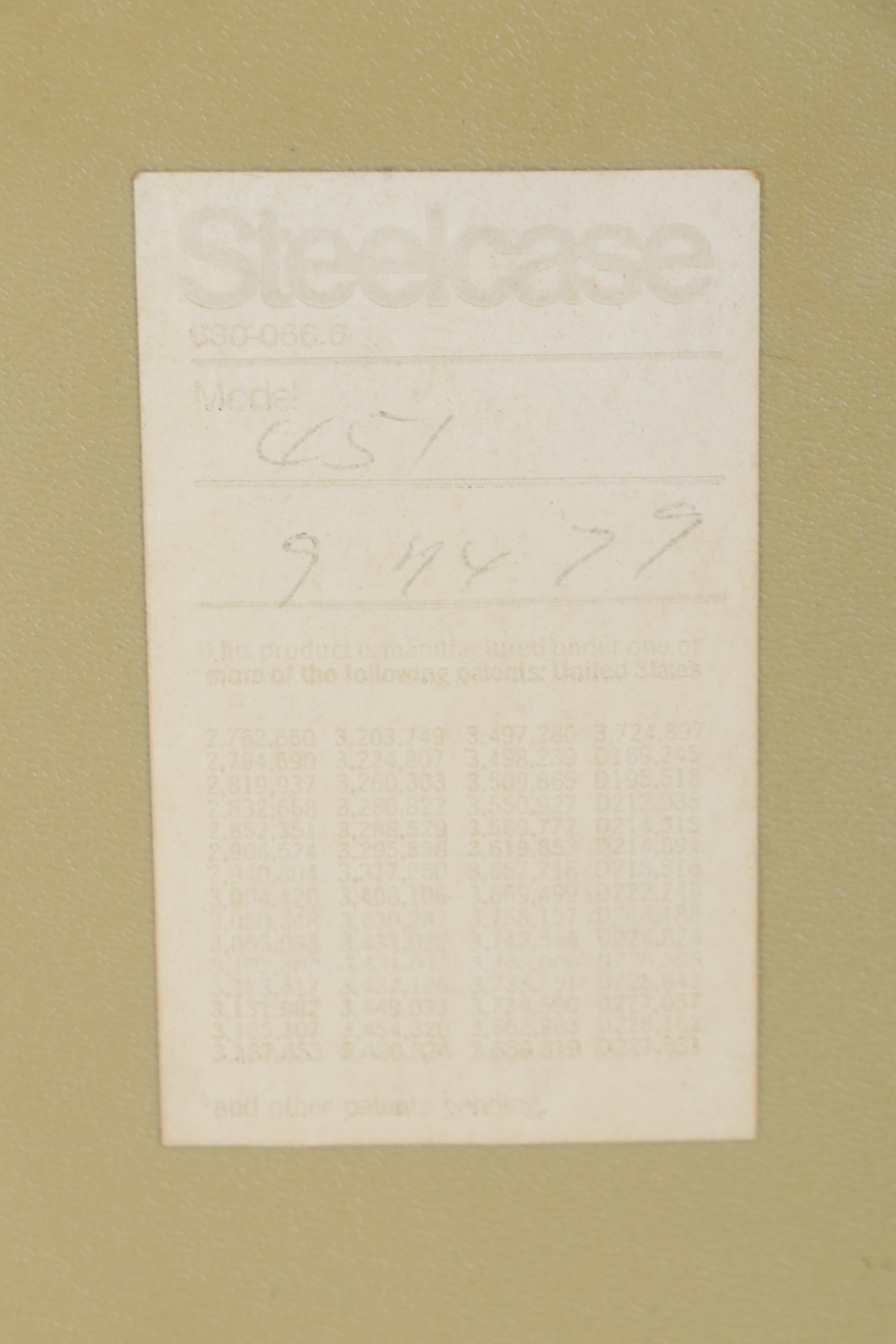 Steelcase Model 451 Fiberglass Shell Swivel Chair, Late 20th Century