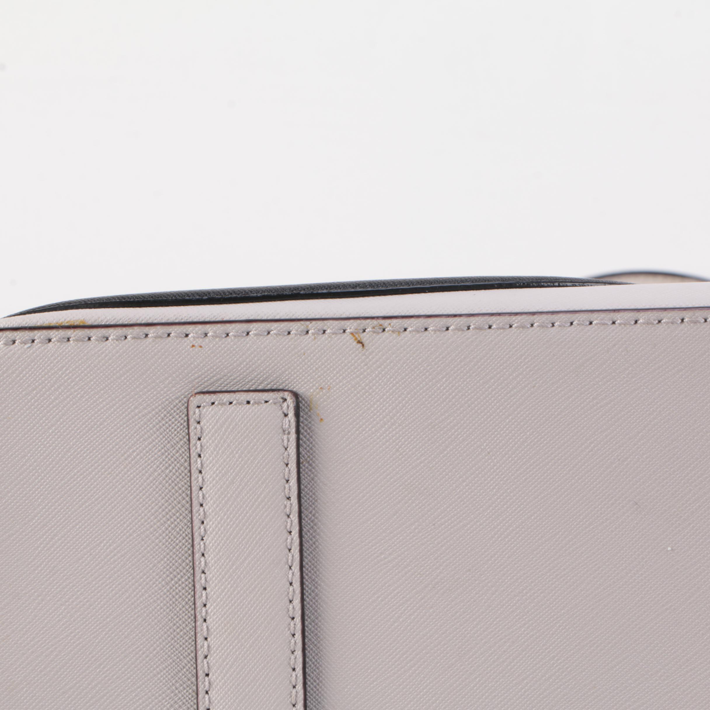 Kate Spade Jules on Pointe Swan Tote with Pom-Pom Portable Tech Charger