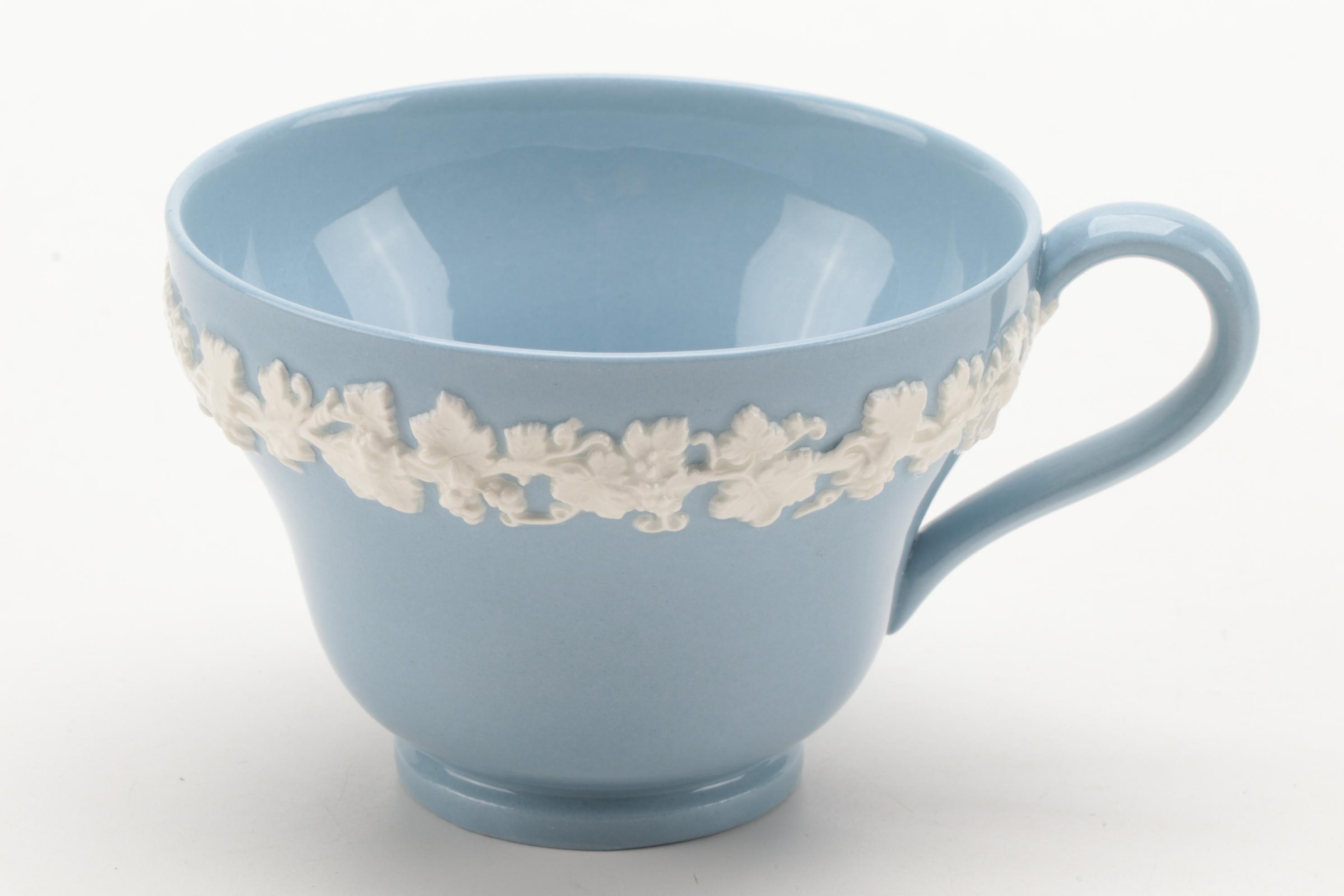 Wedgwood Etruria and Baralston Cream on Lavender Queensware Dinnerware