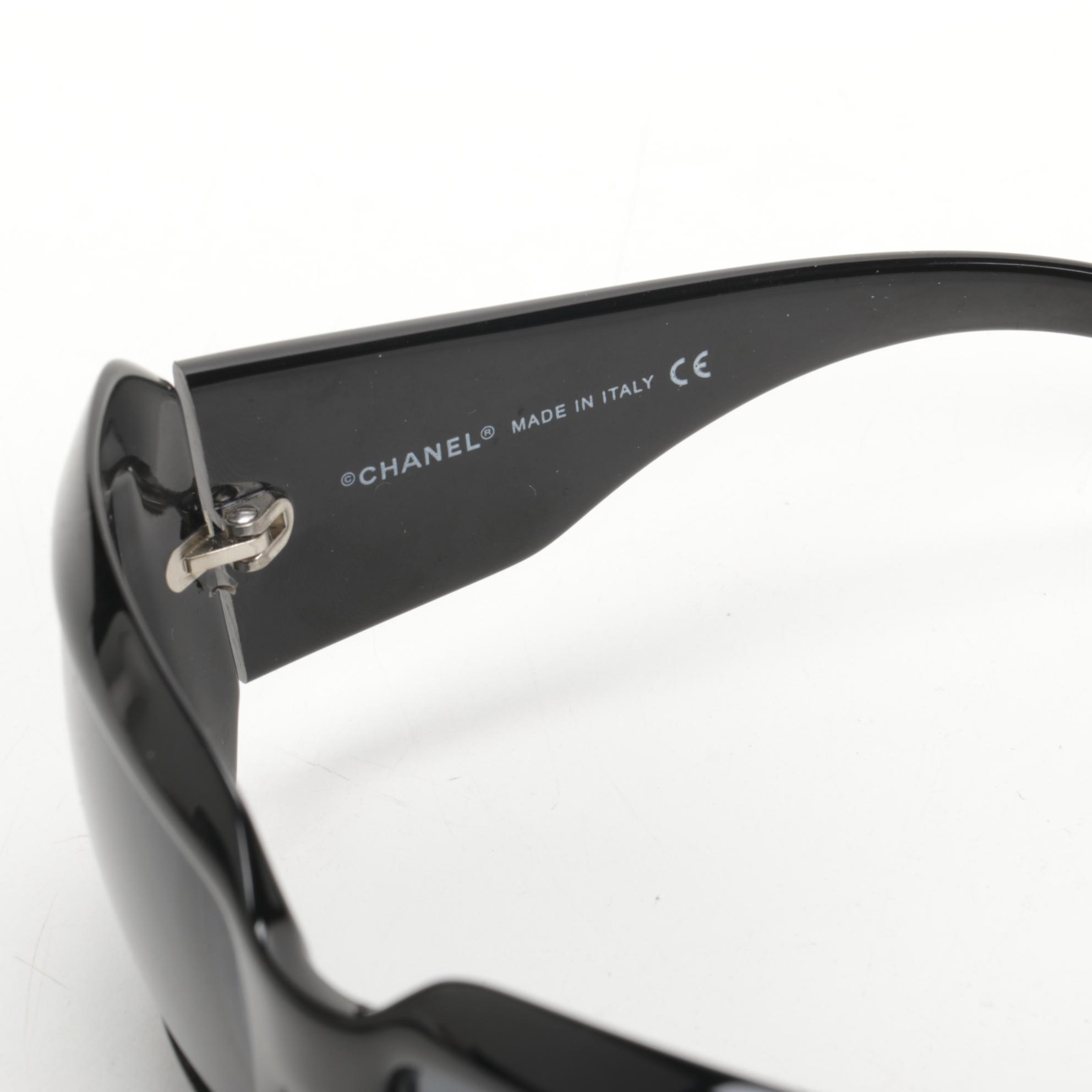 Chanel 5076-H CC Mother-of-Pearl Sunglasses in Black