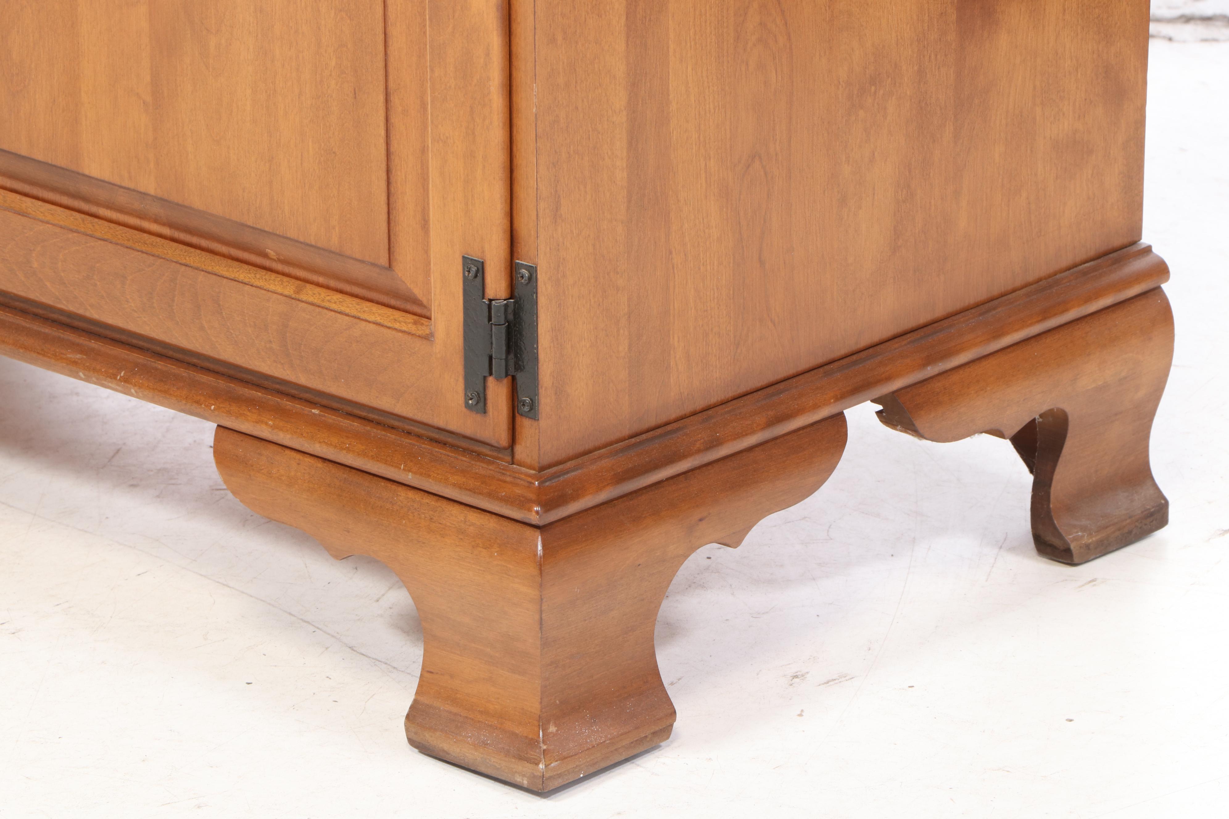 Ethan Allen Chippendale Style Maple China Cabinet, Late 20th Century