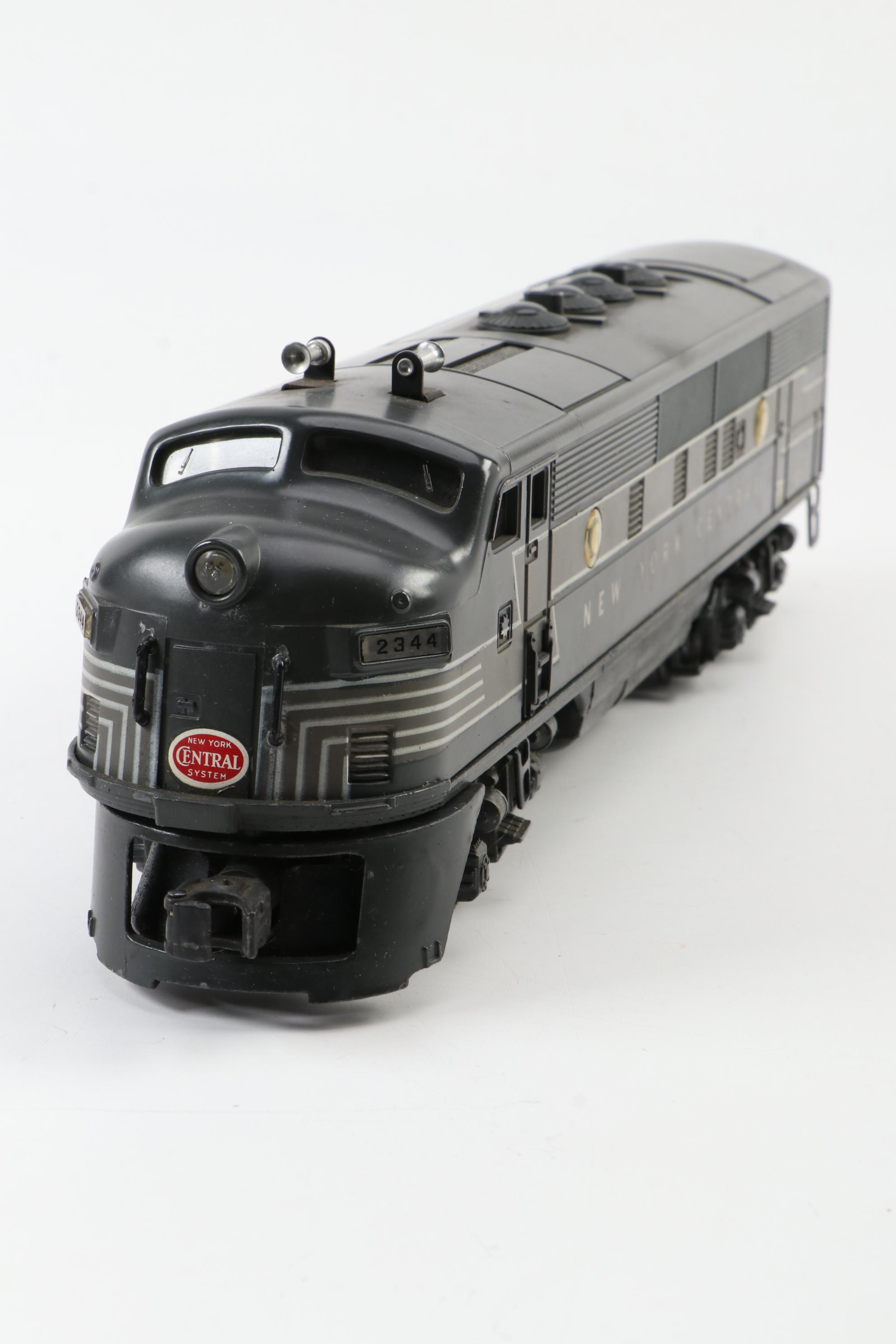 Lionel O Gauge New York Central Post War Diesel Engine and Passenger Car