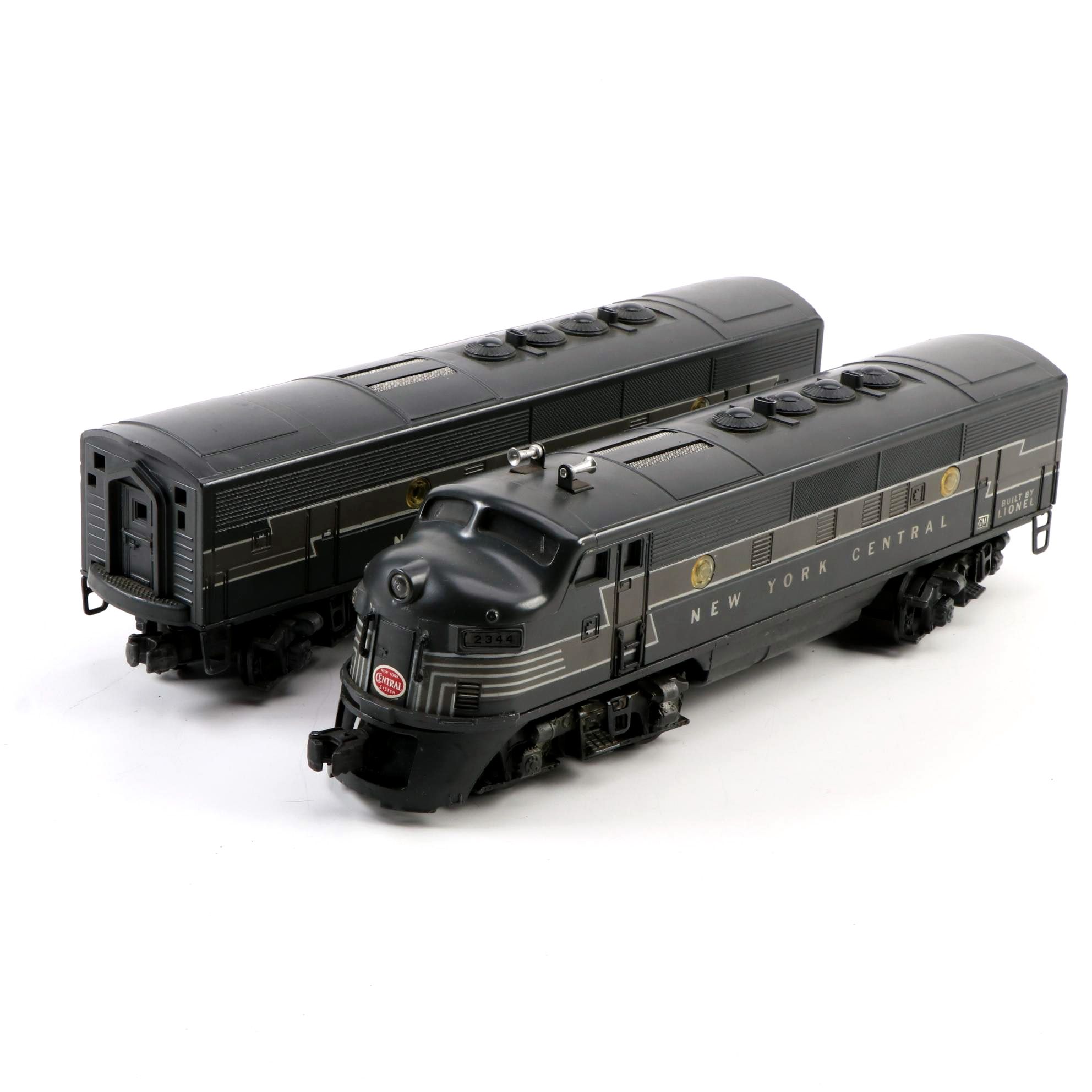 Lionel O Gauge New York Central Post War Diesel Engine and Passenger Car