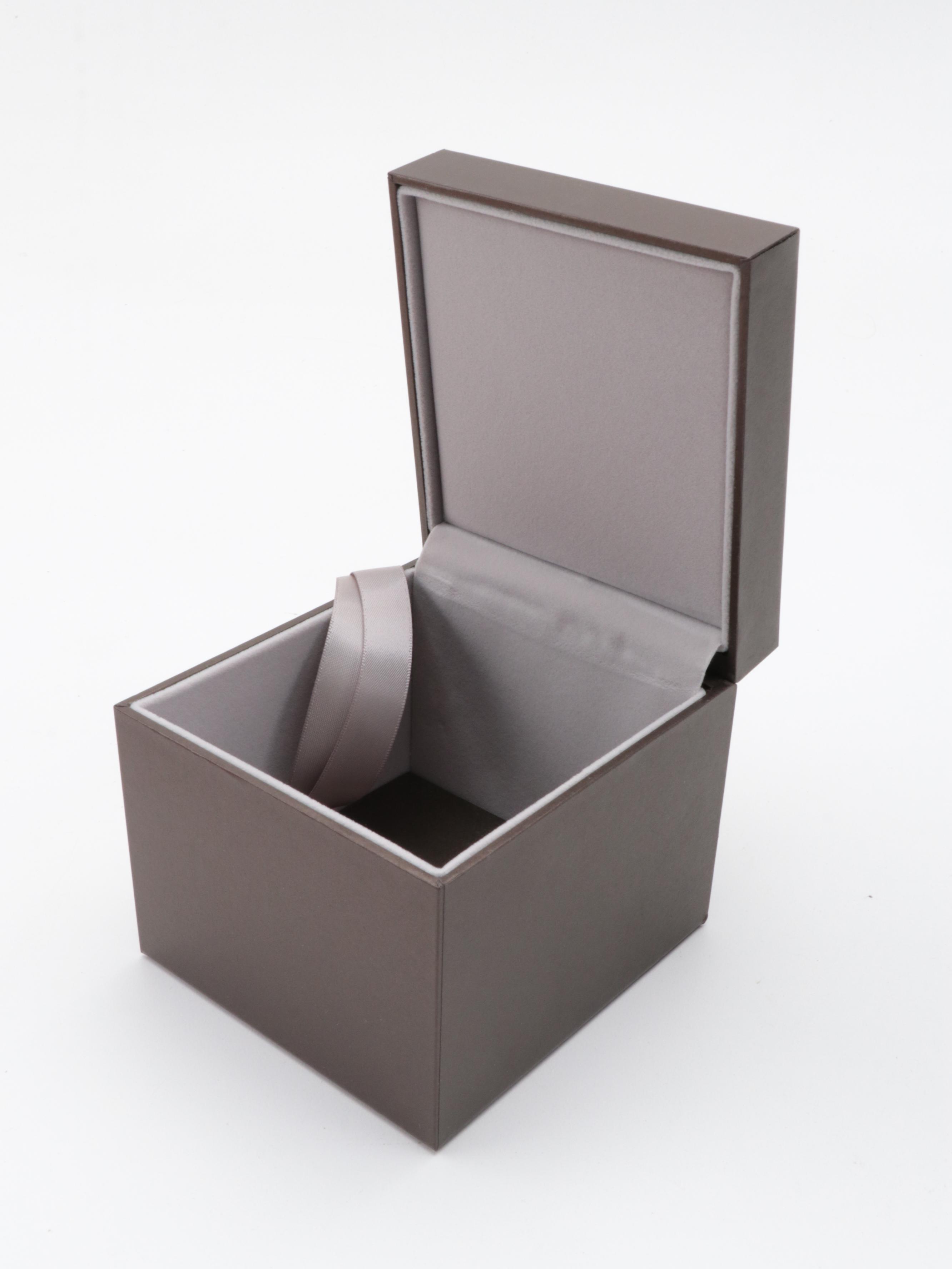 Hermès Vetiver Scented Drawer Liners With Box, Other Designer Boxes and Cases