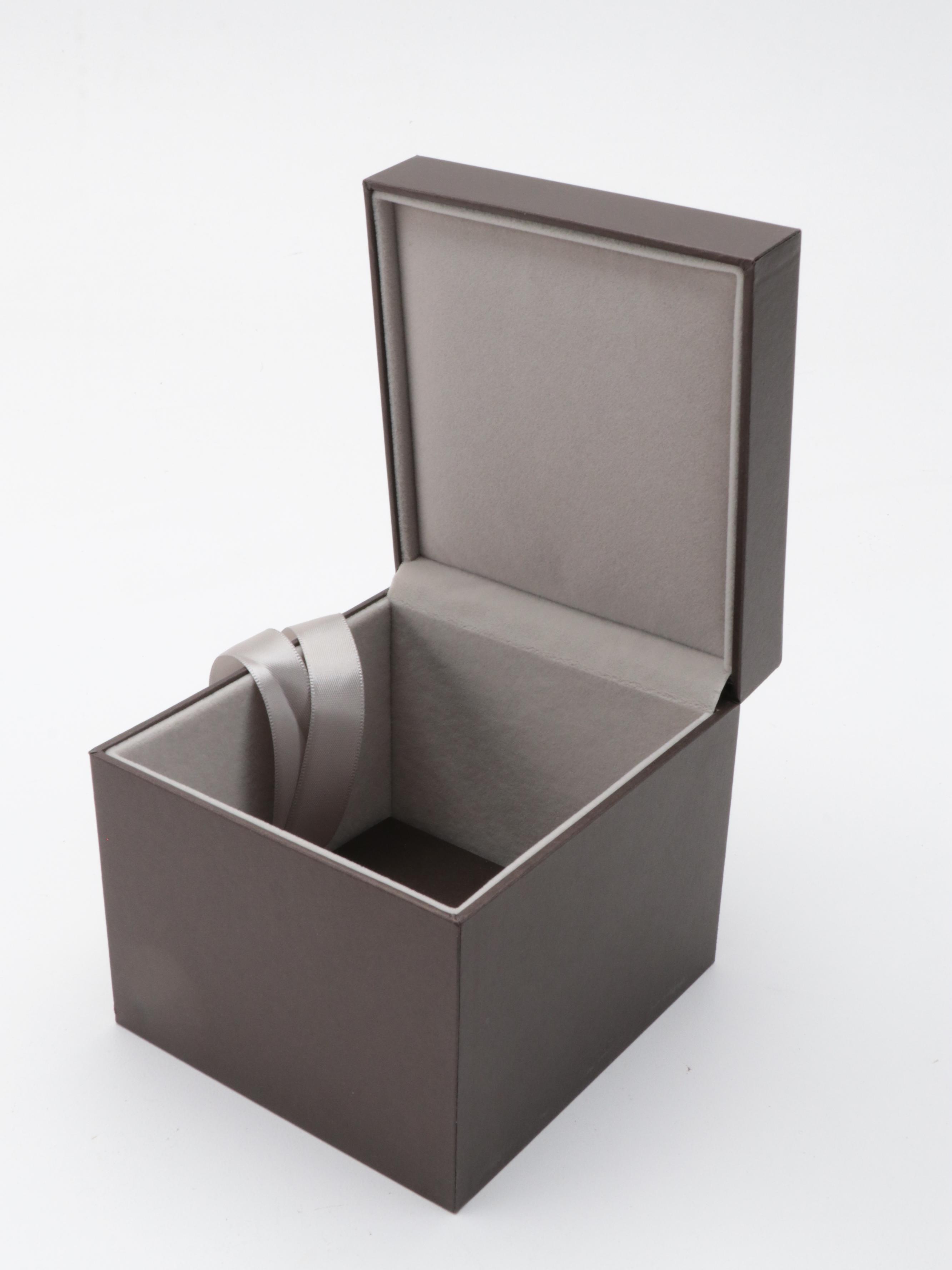 Hermès Vetiver Scented Drawer Liners With Box, Other Designer Boxes and Cases