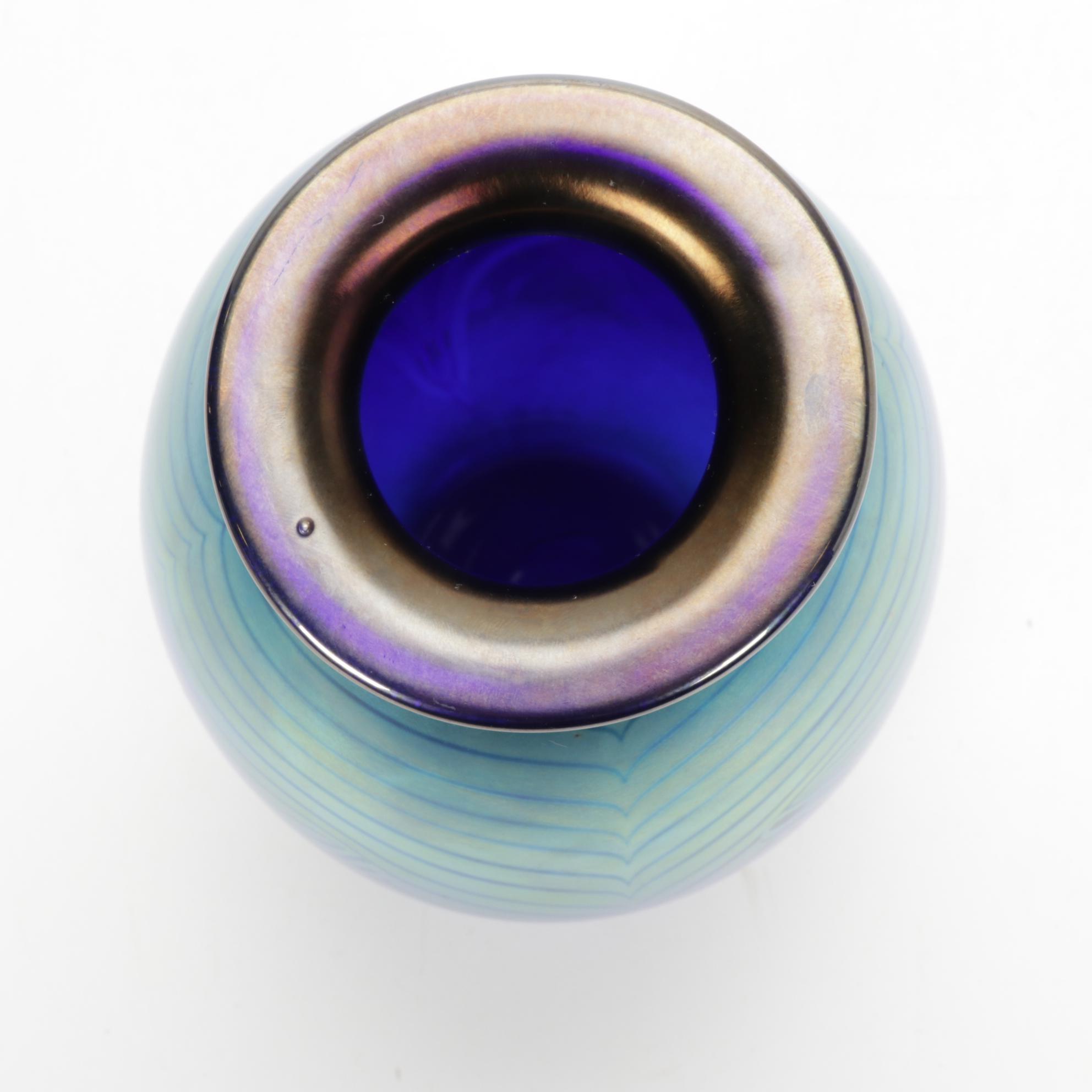Robert Eickholt Handblown Iridescent Pulled Feather Art Glass Vase, 1985