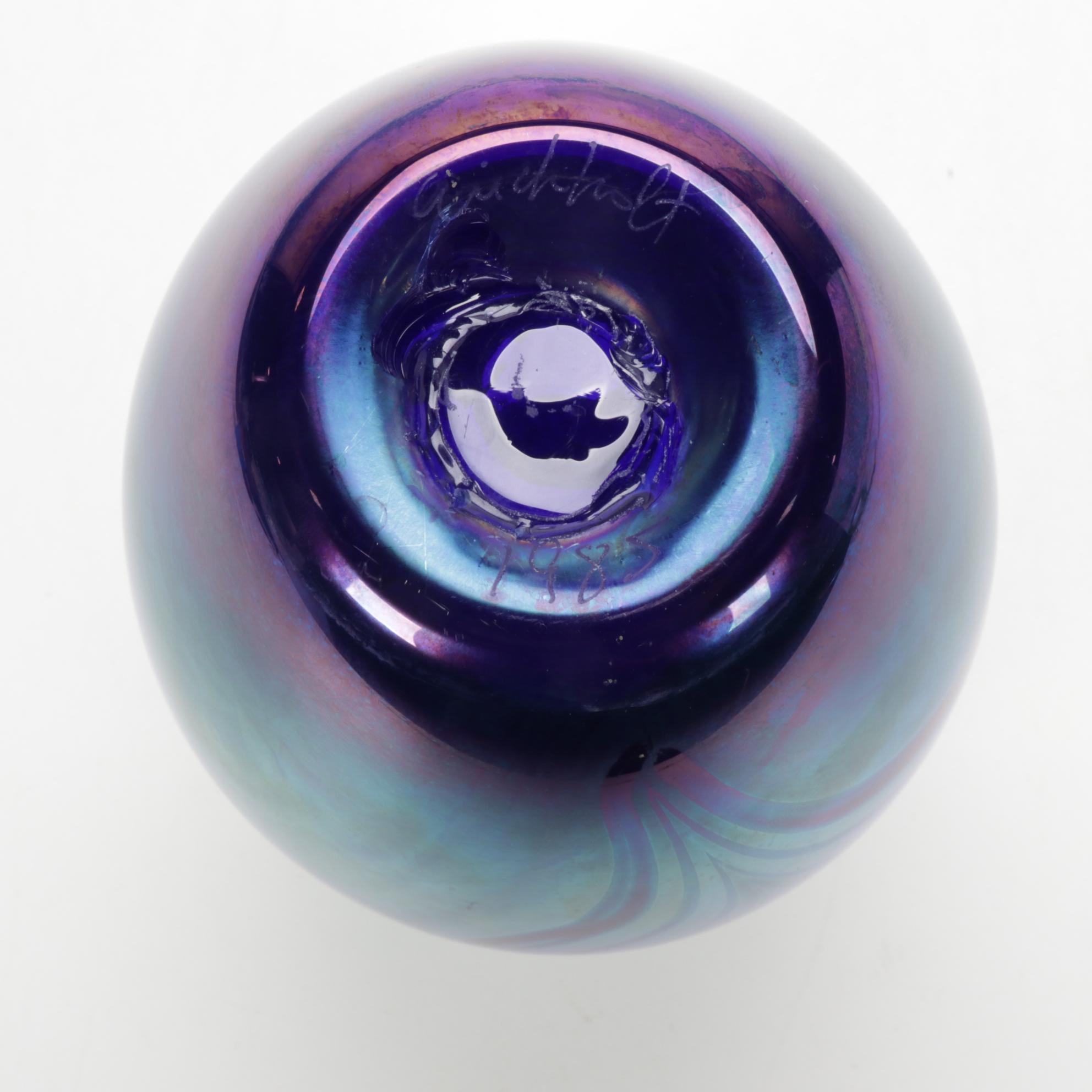 Robert Eickholt Handblown Iridescent Pulled Feather Art Glass Vase, 1985