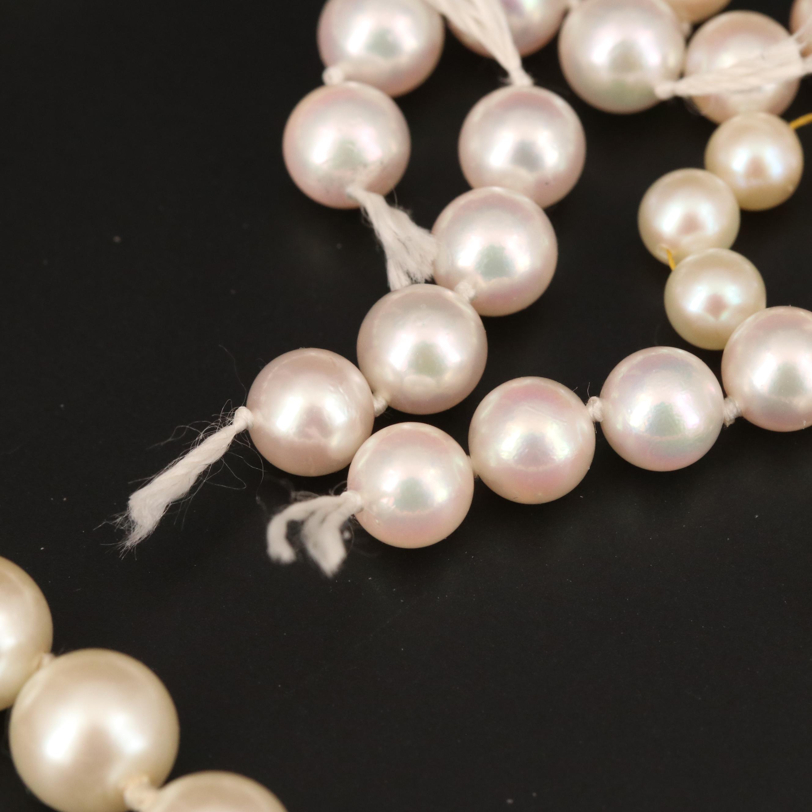 Loose Pearls in Varying Sizes