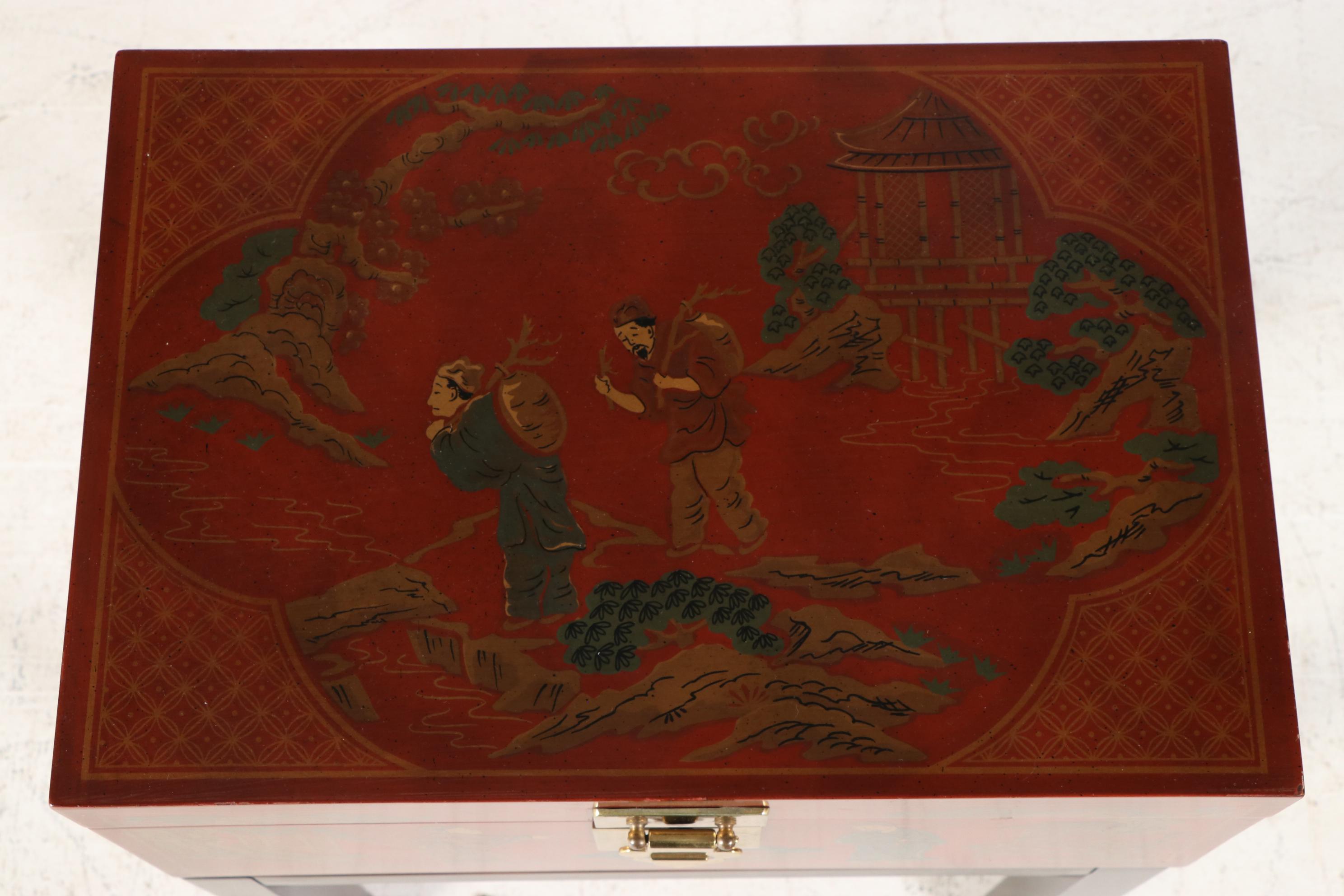 Drexel Heritage "Et Cetera" Painted and Parcel-Gilt Chinoiserie Chest-on-Stand