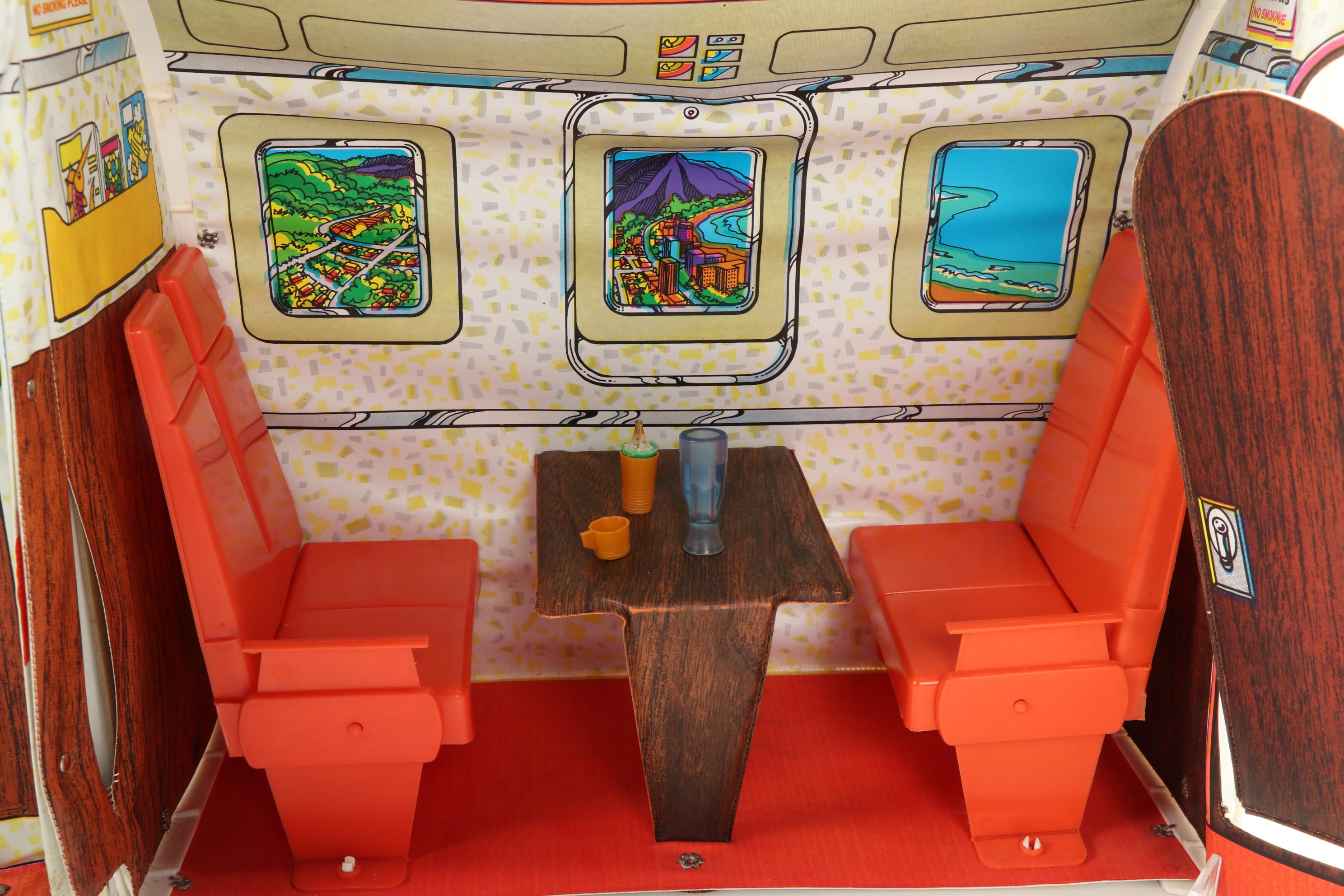 Mattel United Airlines "Barbie's Friend Ship" Airport Play Case