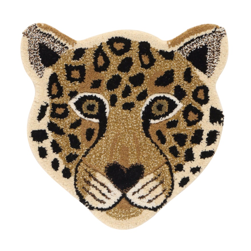 1'6 x 1'7 Hand-Tufted Indian Cheetah Head Shaped Accent Rug