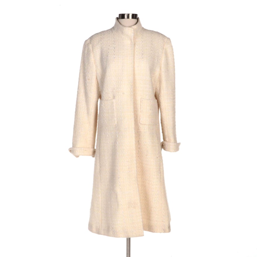 Oscar by Oscar de la Renta Ivory Tweed Coat with Portolano Cashmere Gloves