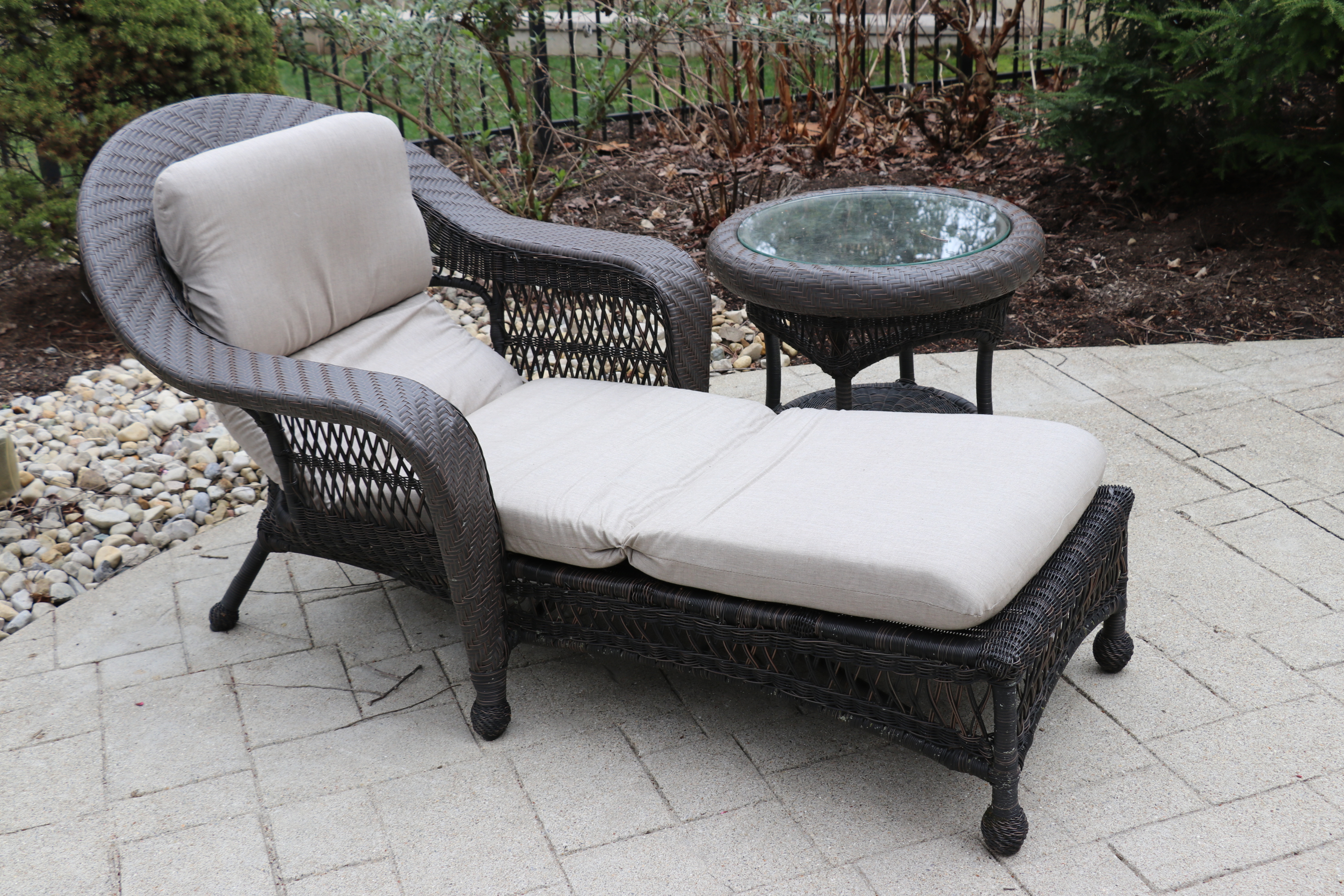 Outdoor Patio Chaise Lounge with Glass Top Side Table