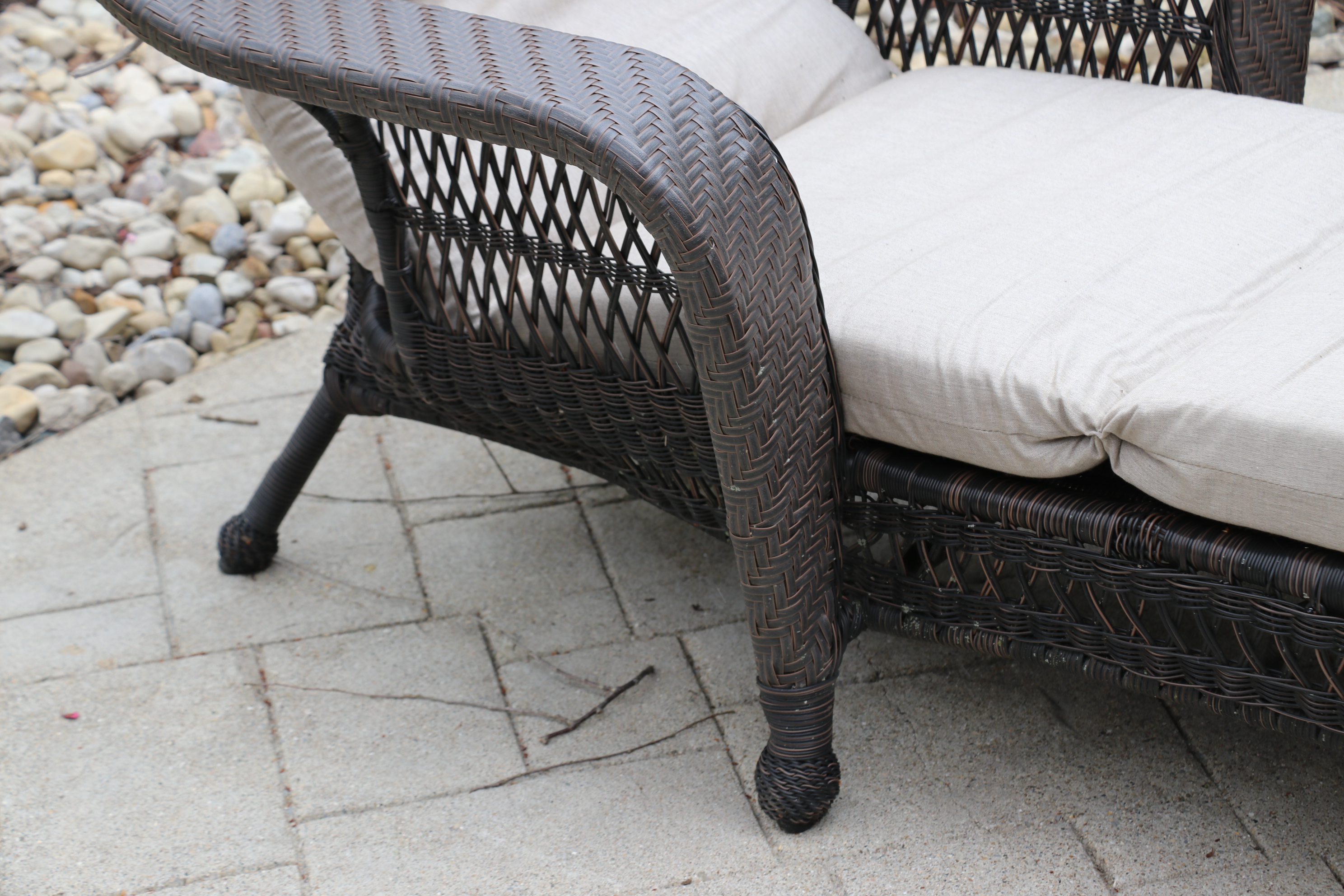 Outdoor Patio Chaise Lounge with Glass Top Side Table