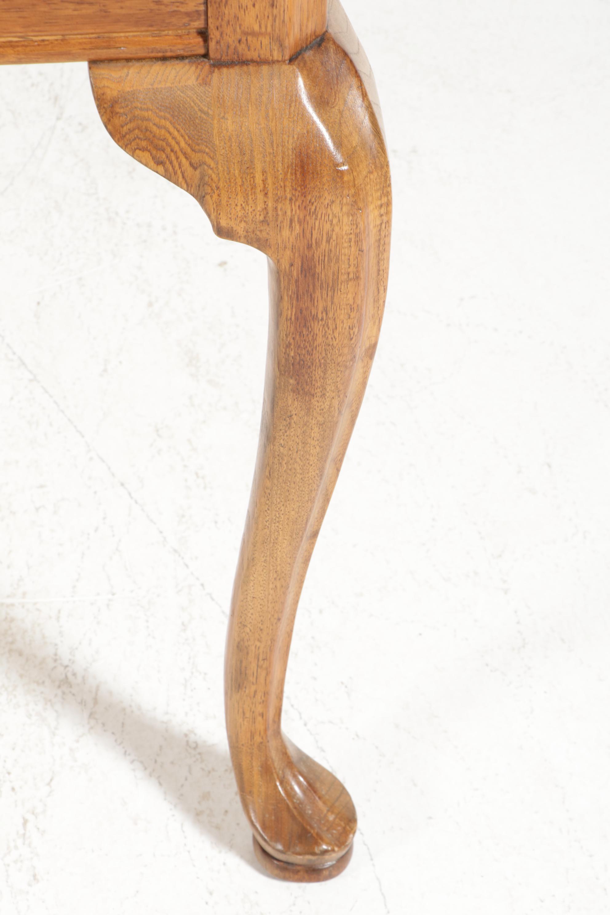 Thomasville Queen Anne Style Dining Table and Chairs, Late 20th Century