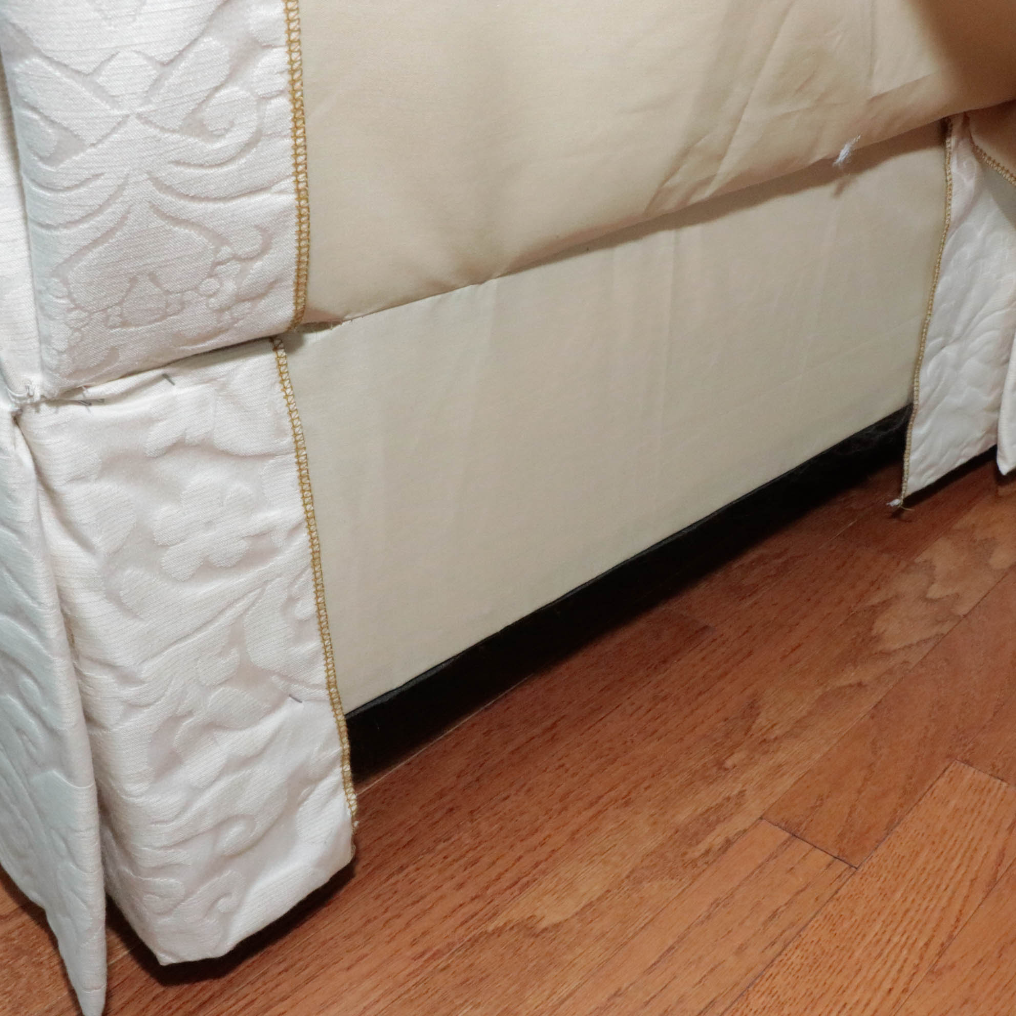 Sherrill Furniture Sofa with Linen Slipcover