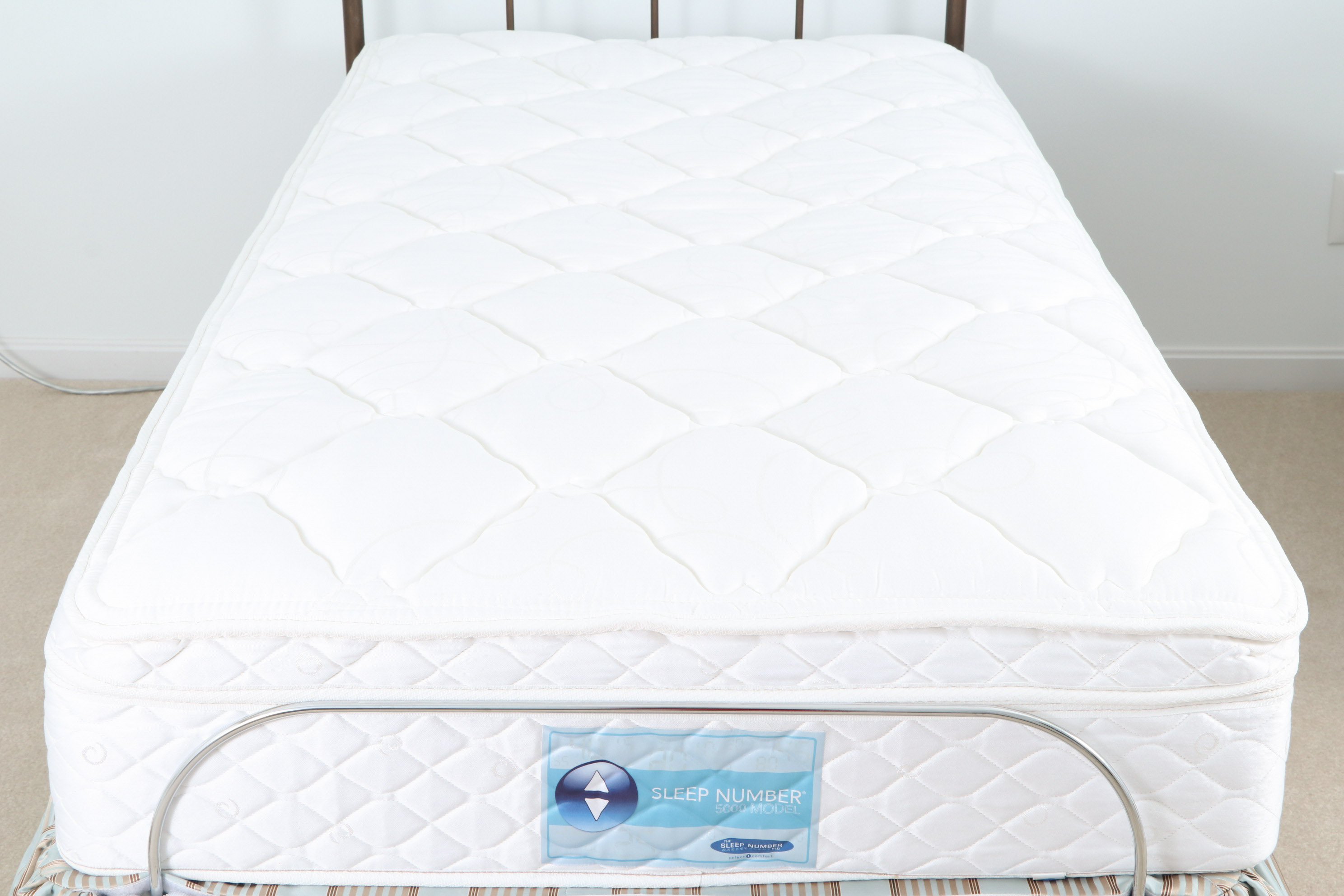 Sleep Number 5000 Model Adjustable Twin Bed with Base and Headboard