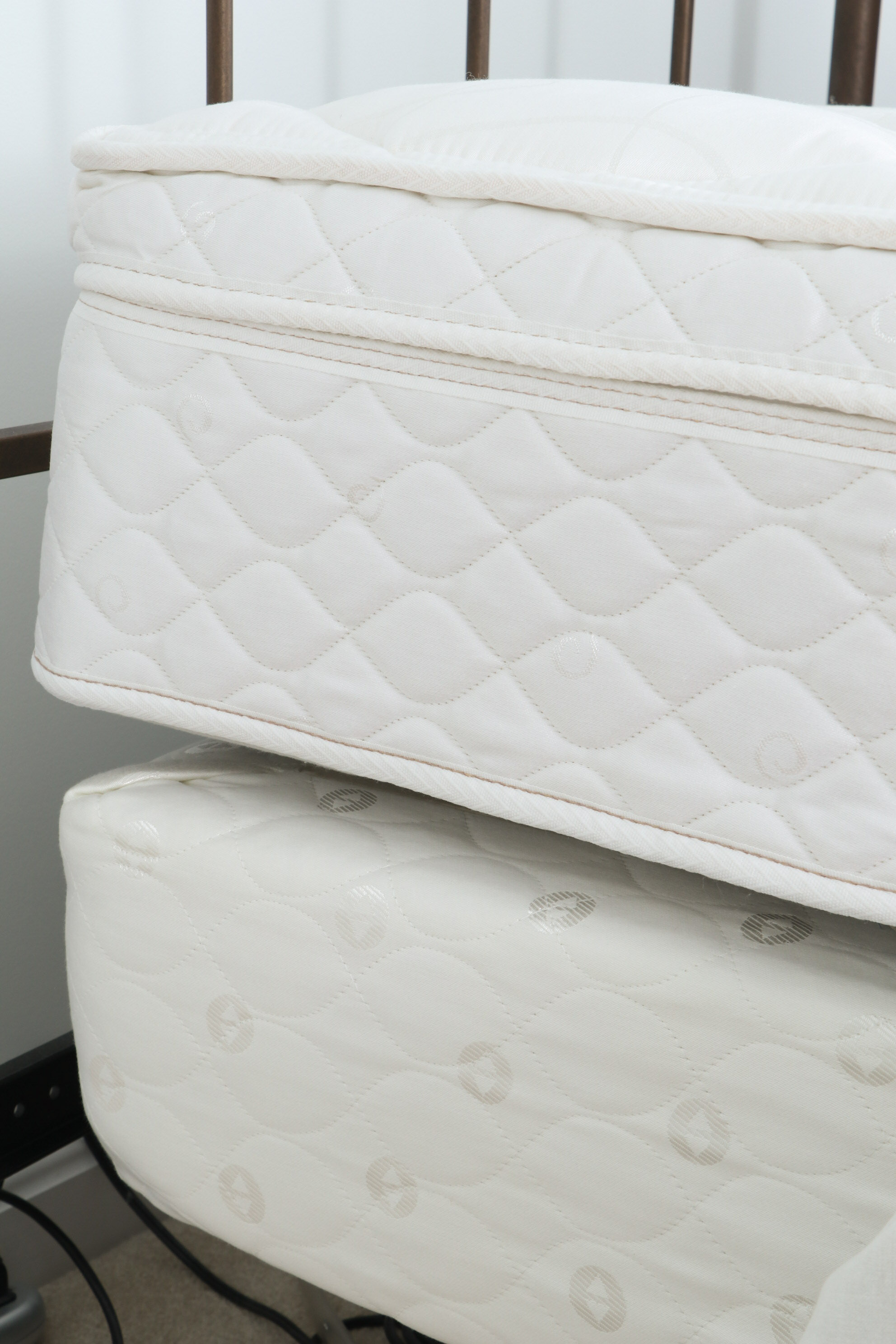 Sleep Number 5000 Model Adjustable Twin Bed with Base and Headboard