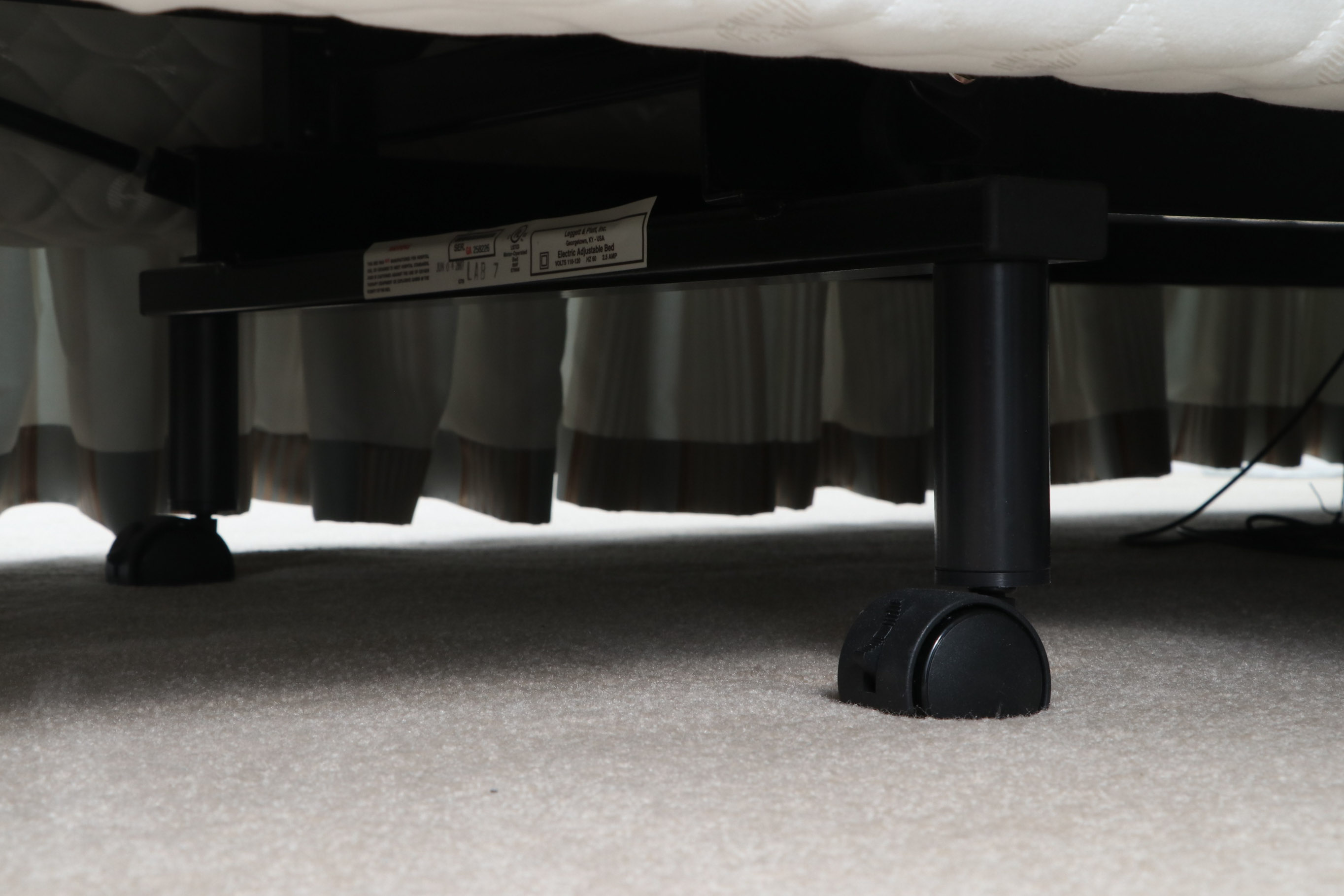 Sleep Number 5000 Model Adjustable Twin Bed with Base and Headboard