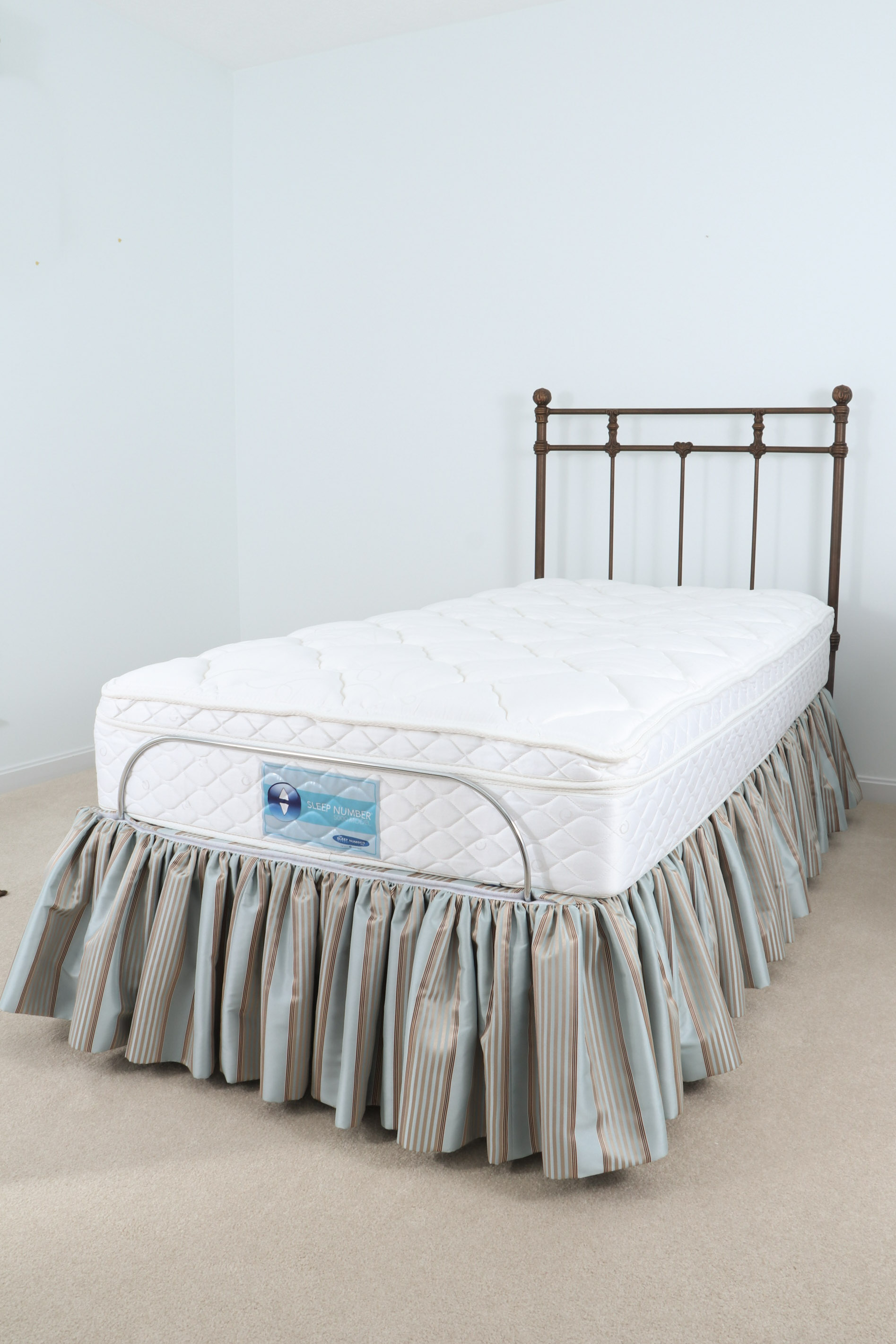 Sleep Number 5000 Model Adjustable Twin Bed with Base and Headboard