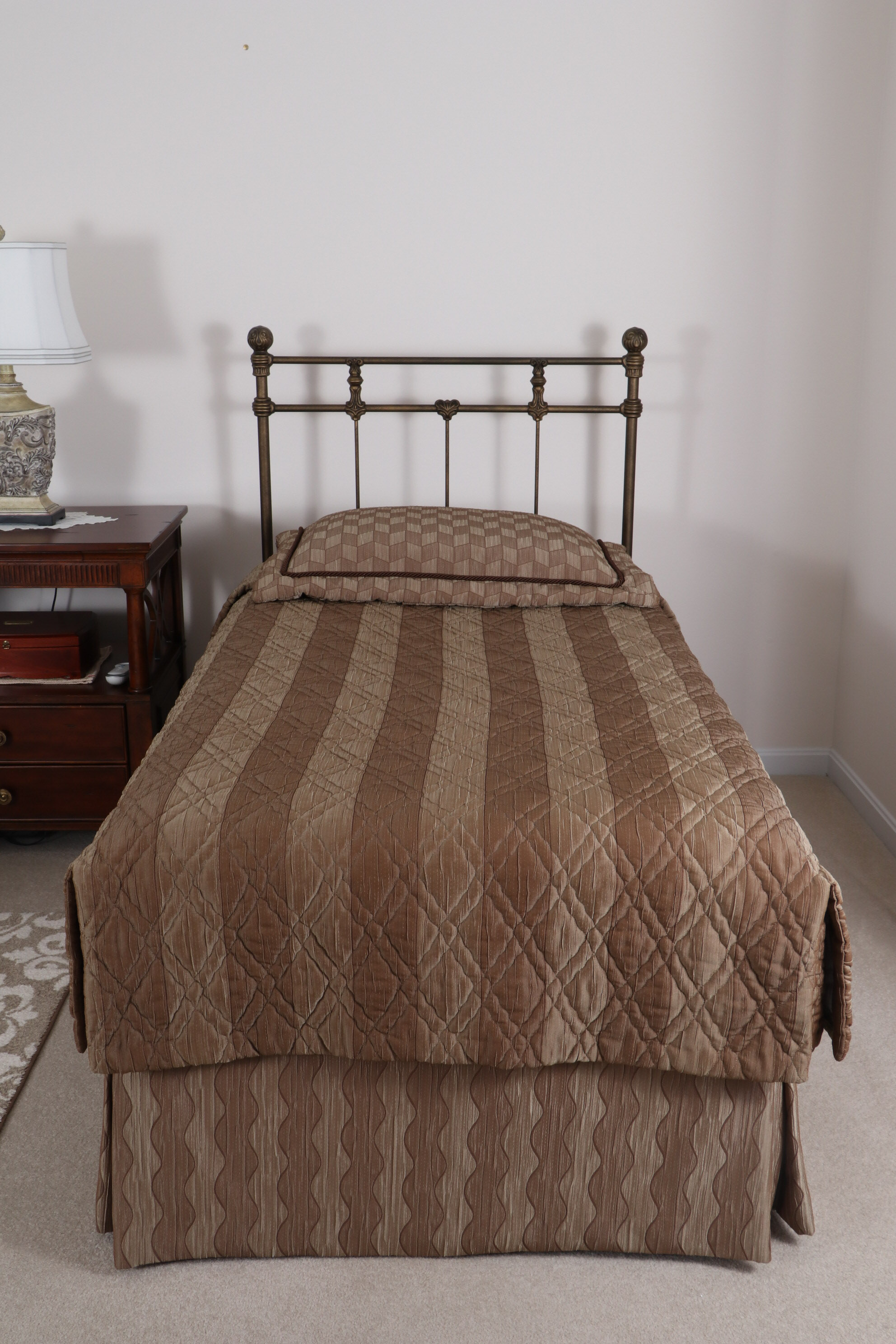 Sleep Number 5000 Model Twin Beds with Headboards