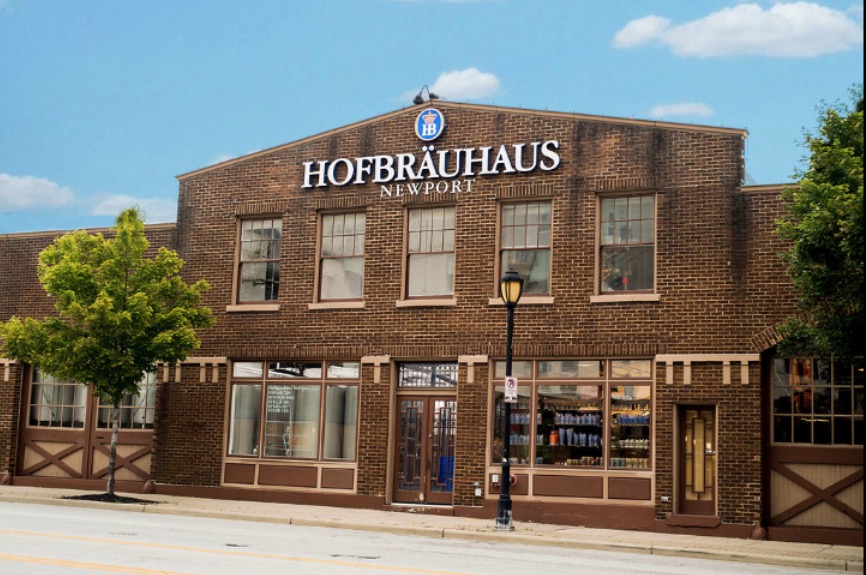 One Night Stay at Marriott Riverside with Certificates to Hofbrähaus and More