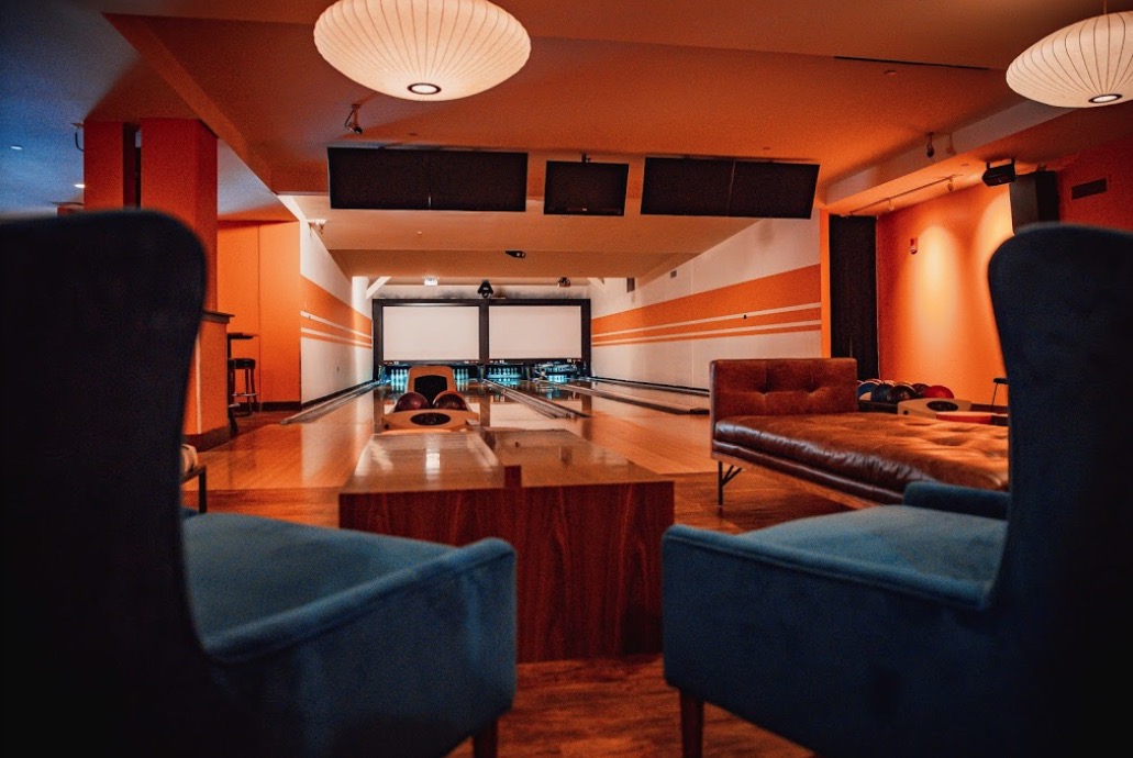 One Night Stay at Marriott Riverside with Certificates to Hofbrähaus and More