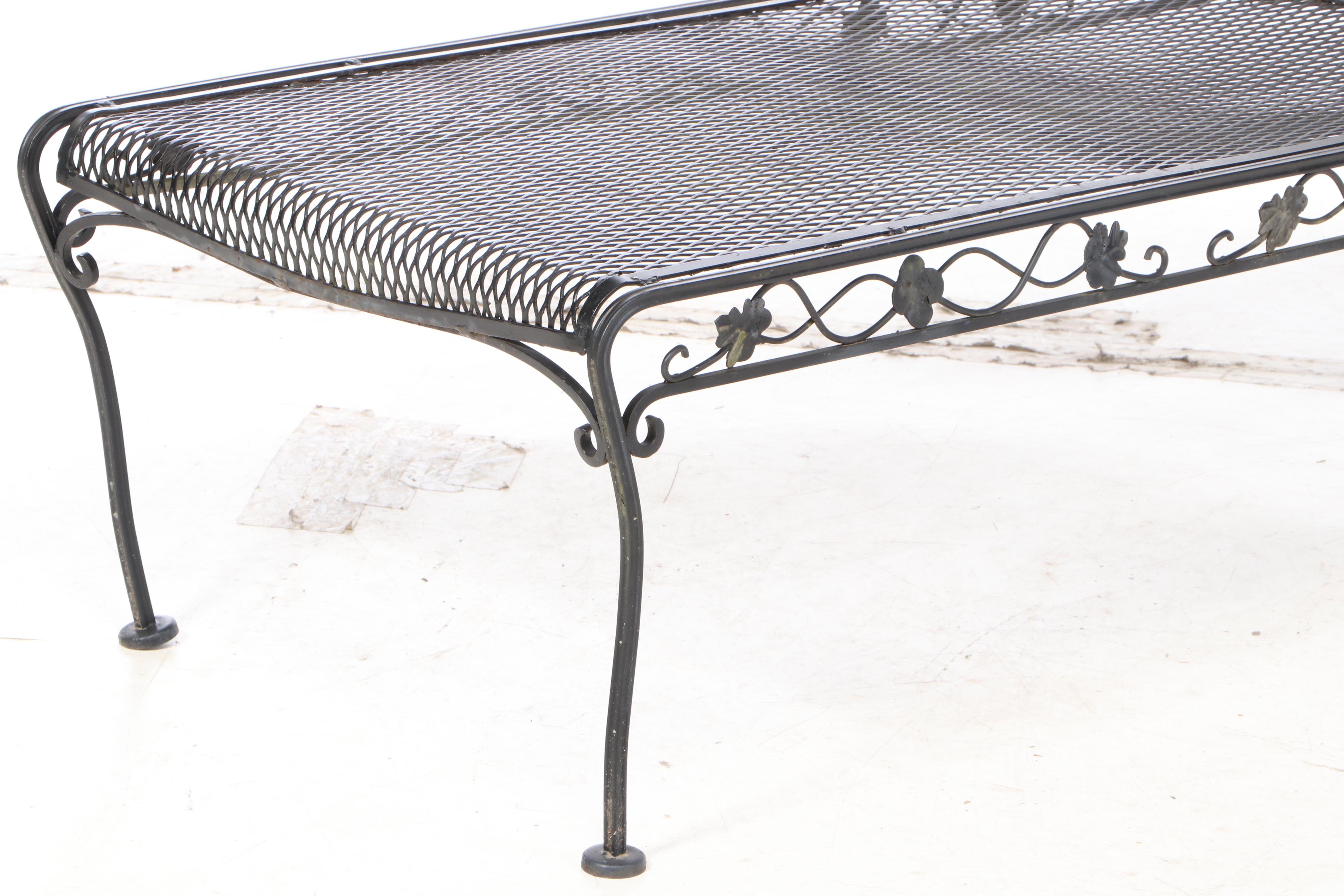 Black Painted Wire Mesh Patio Adjustable Chaise with Side Table