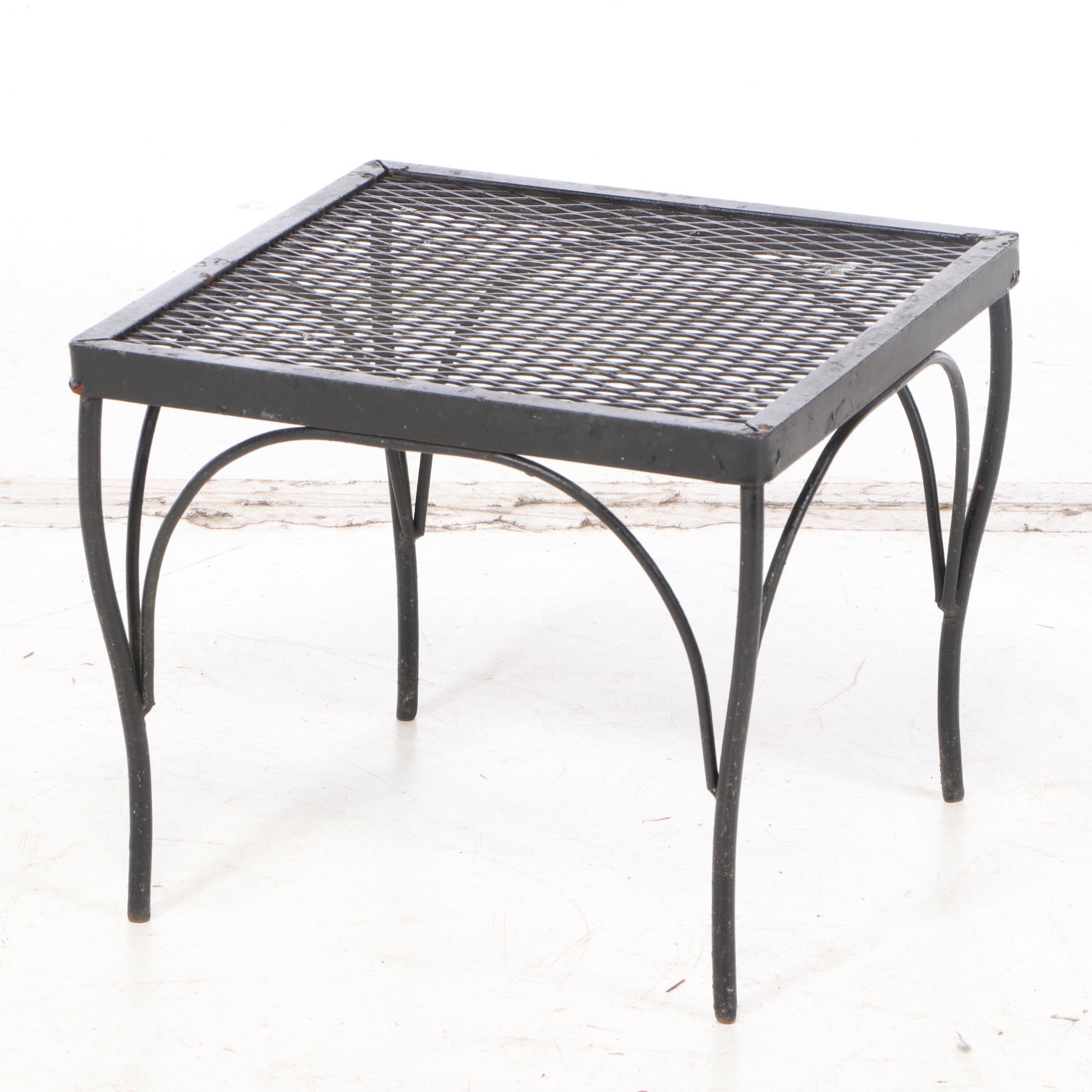 Black Painted Wire Mesh Patio Adjustable Chaise with Side Table