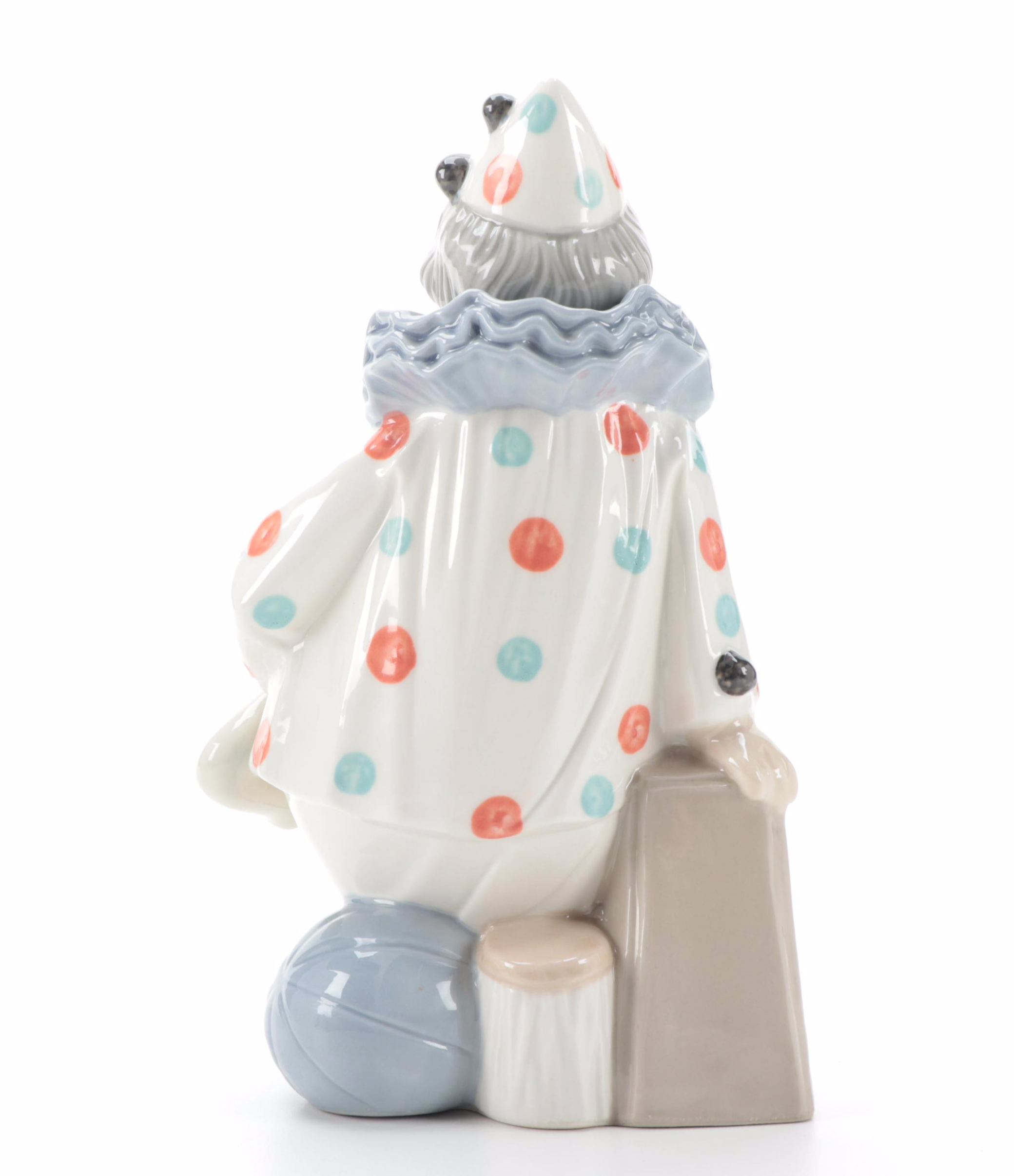 Tengra Porcelain Figurine Clown with Saxophone