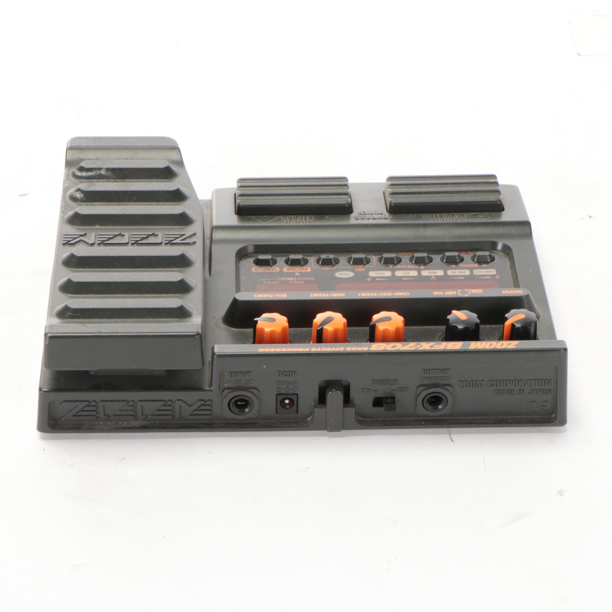 Peavey Max 110 Bass Amplifier with Zoom Effects Processor