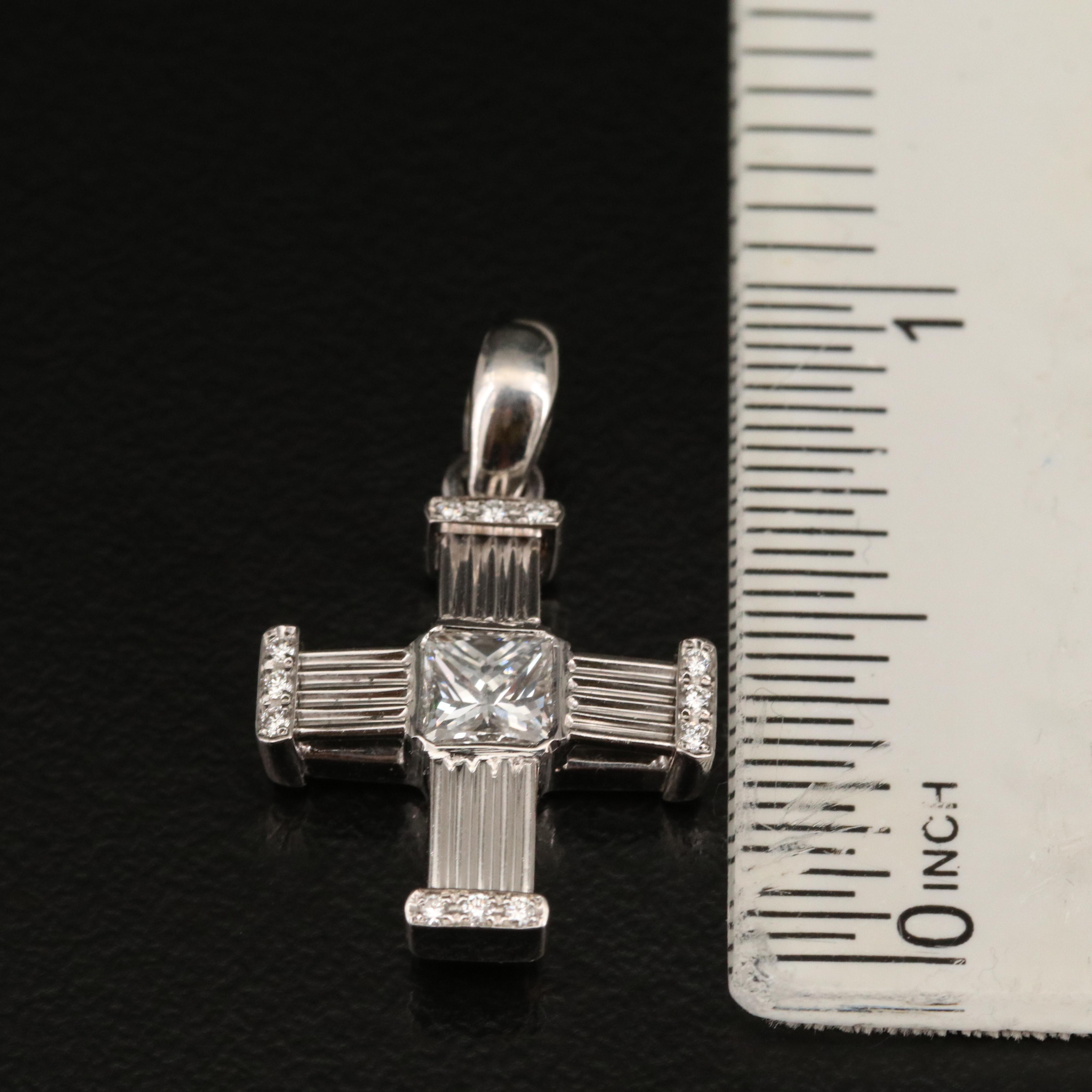 Italian Di Modolo 18K Gold Diamond Cross Pendant