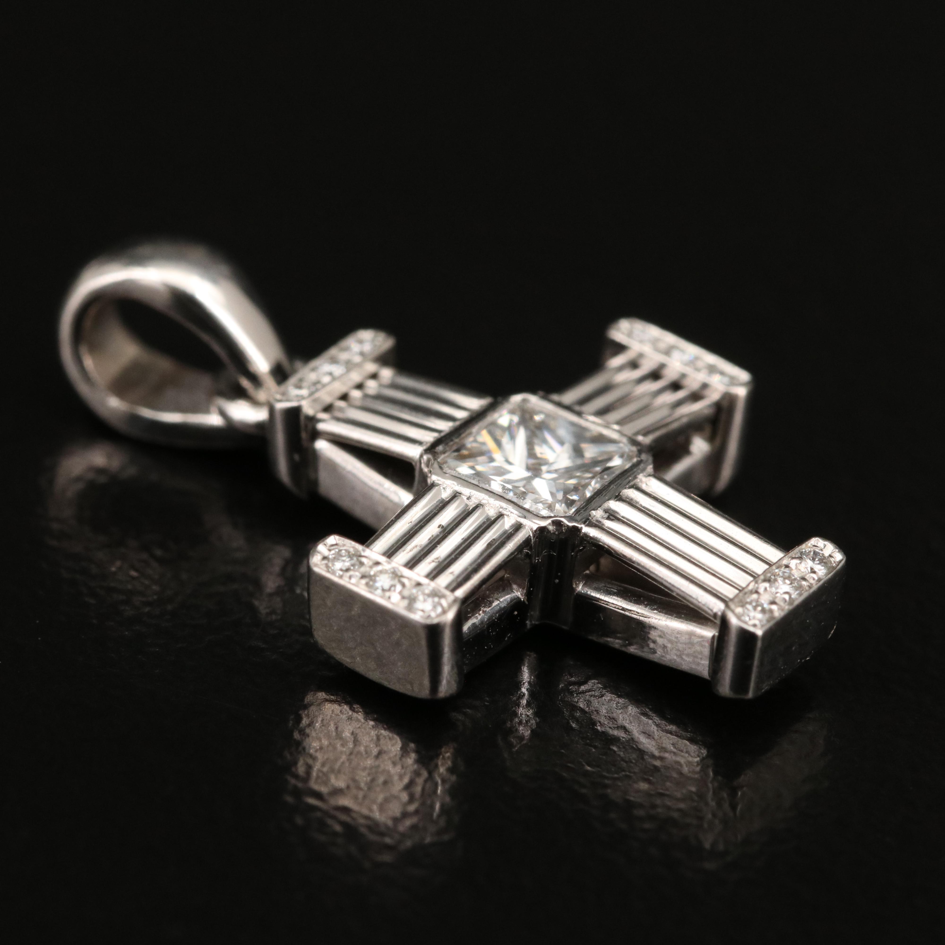 Italian Di Modolo 18K Gold Diamond Cross Pendant