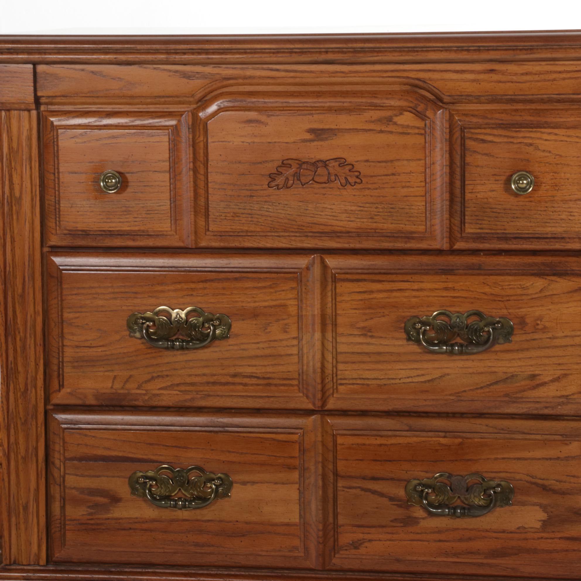 Broyhill Oak Bedroom Set, Late 20th Century