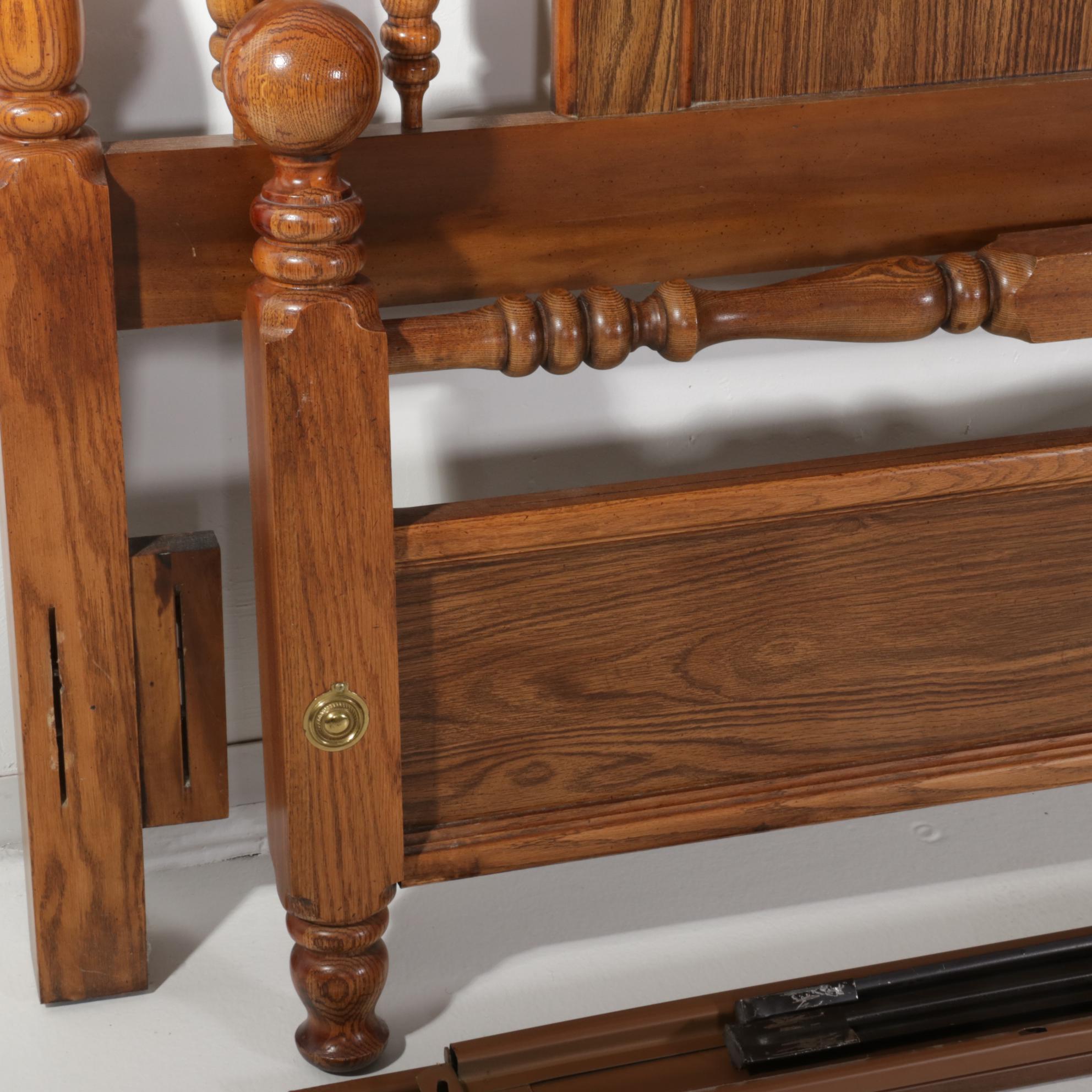 Broyhill Oak Bedroom Set, Late 20th Century