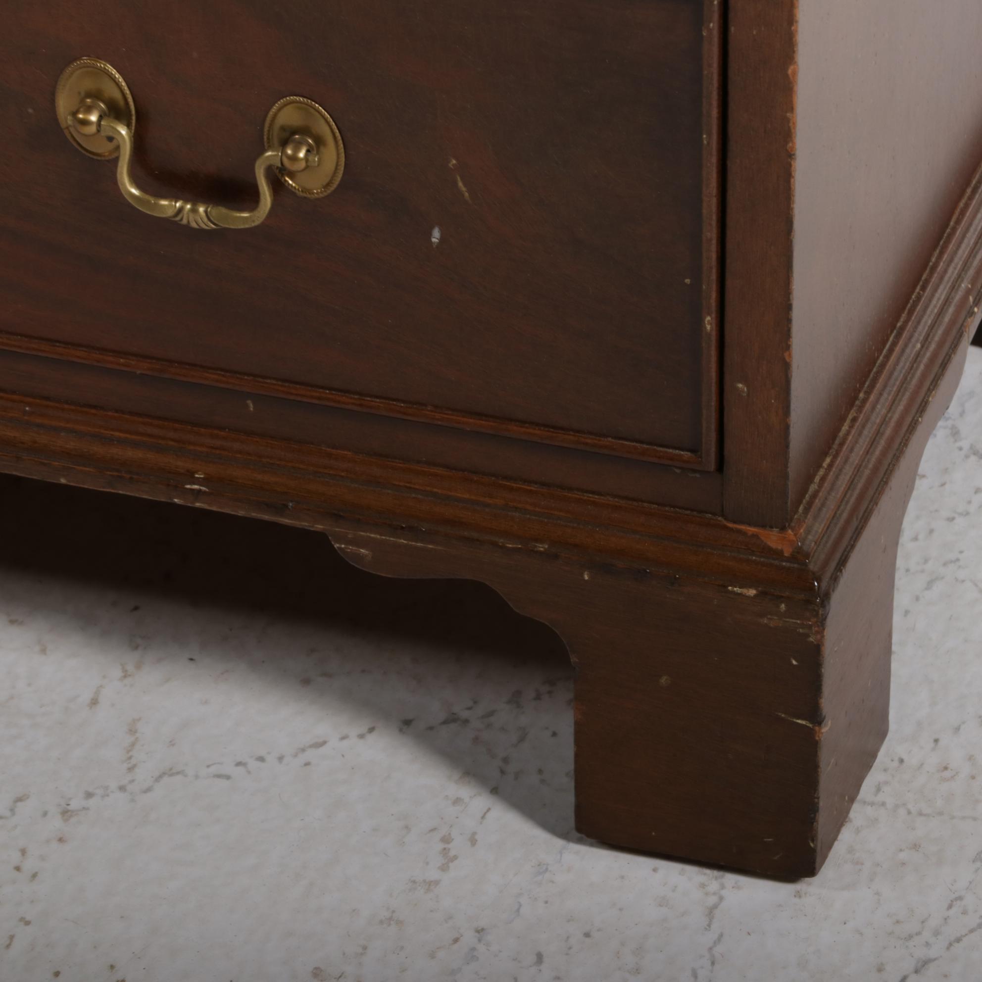 Sligh George III Style Mahogany Chest of Drawers