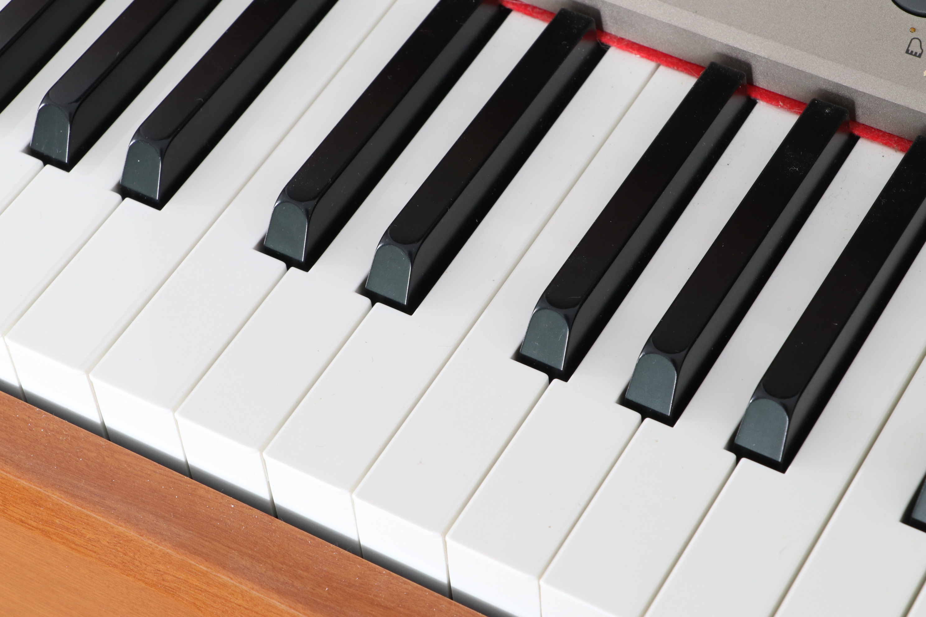 Yamaha Clavinova Piano Keyboard with Cherry Finish, 2002