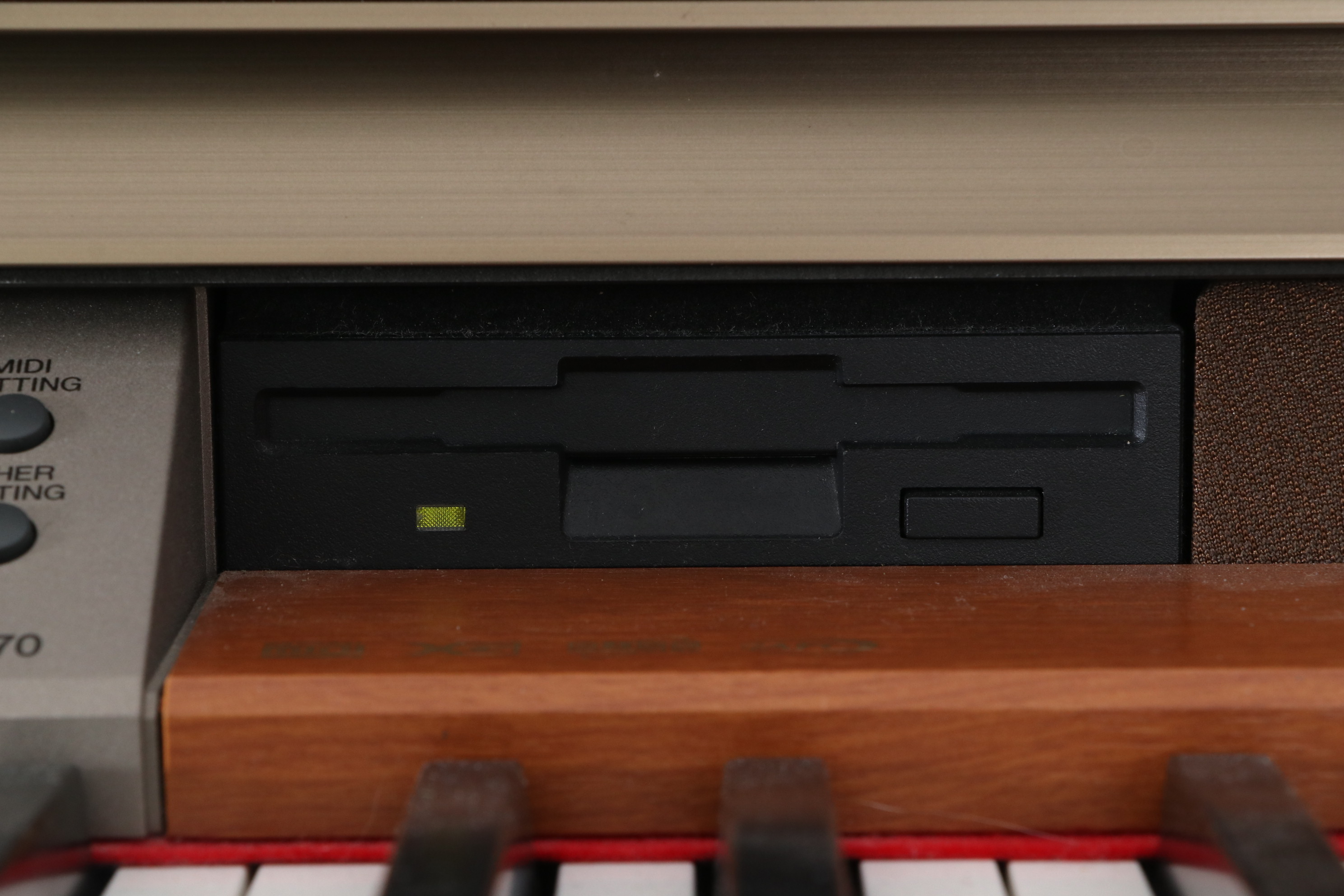 Yamaha Clavinova Piano Keyboard with Cherry Finish, 2002