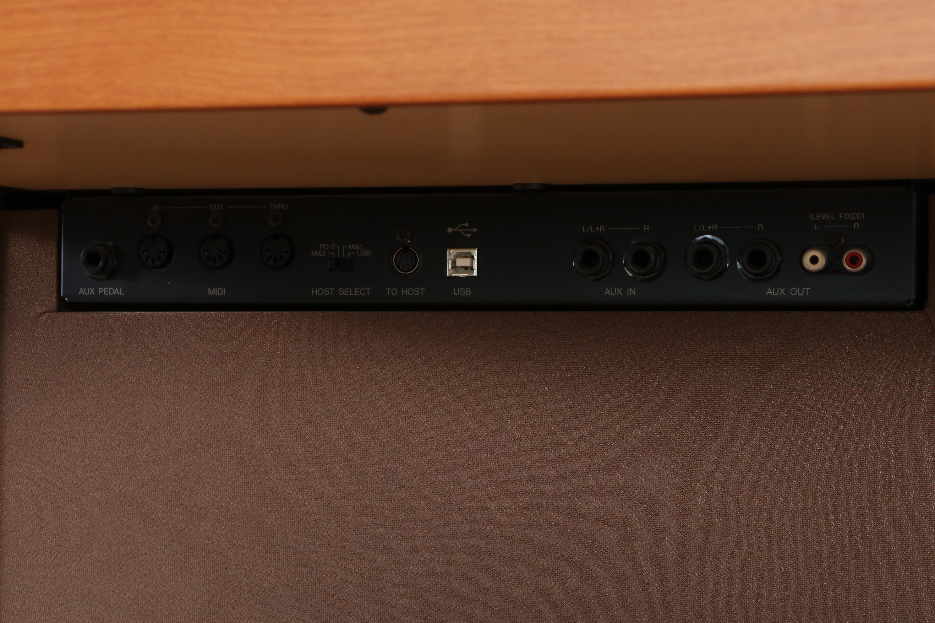 Yamaha Clavinova Piano Keyboard with Cherry Finish, 2002