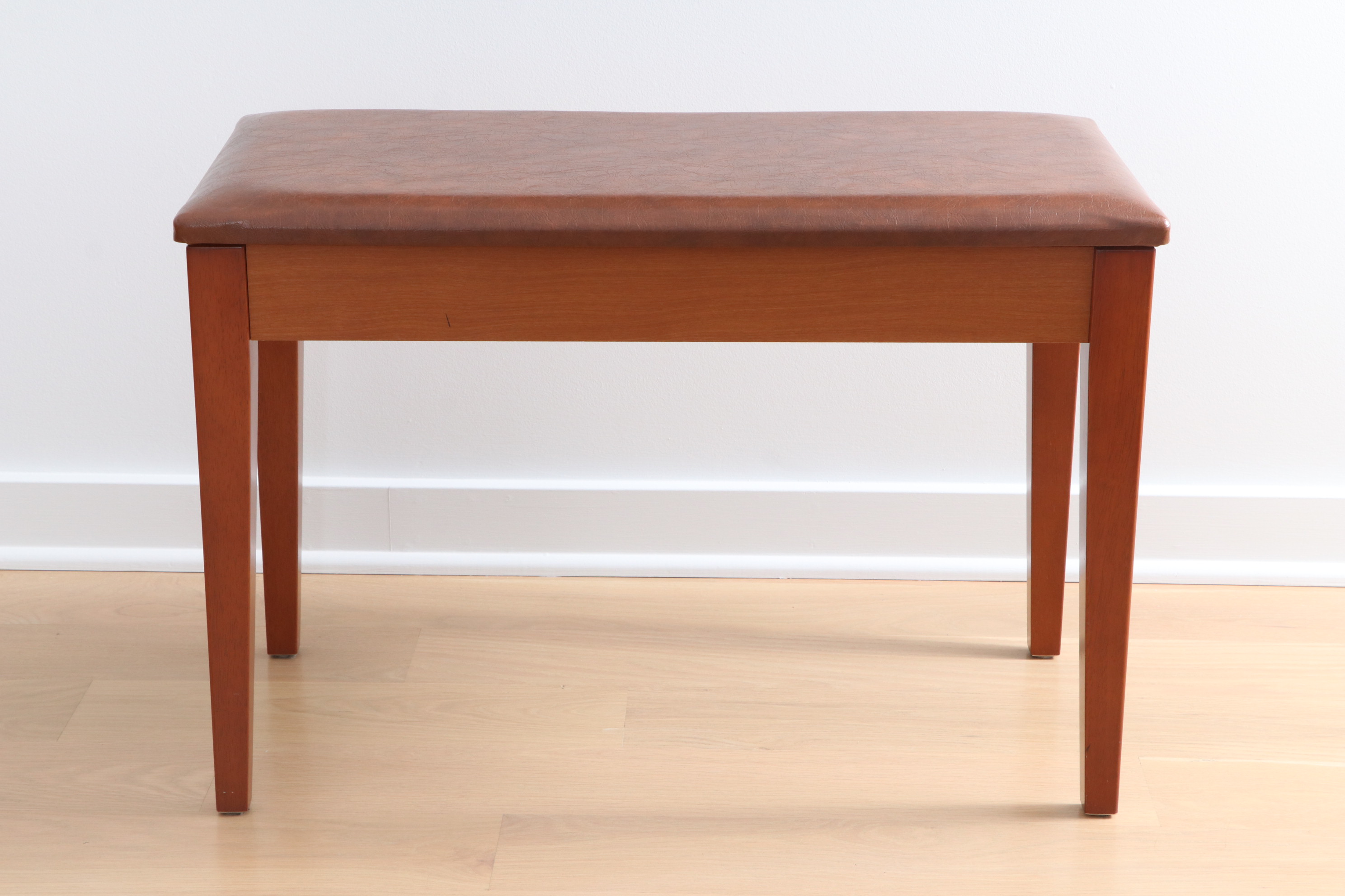 Yamaha Clavinova Piano Keyboard with Cherry Finish, 2002