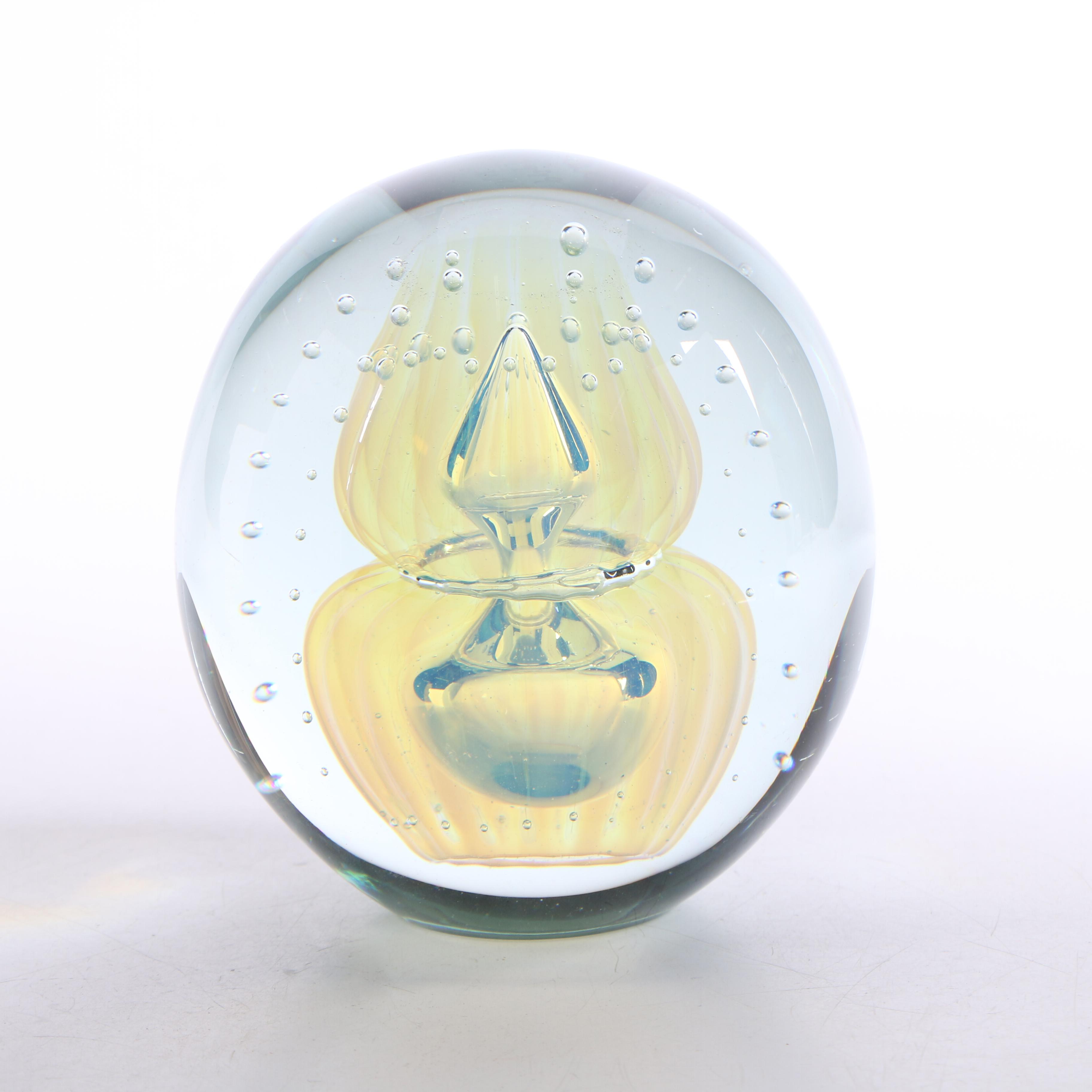 Robert Eickholt Iridescent Controlled Bubble Art Glass Paperweight, 1999