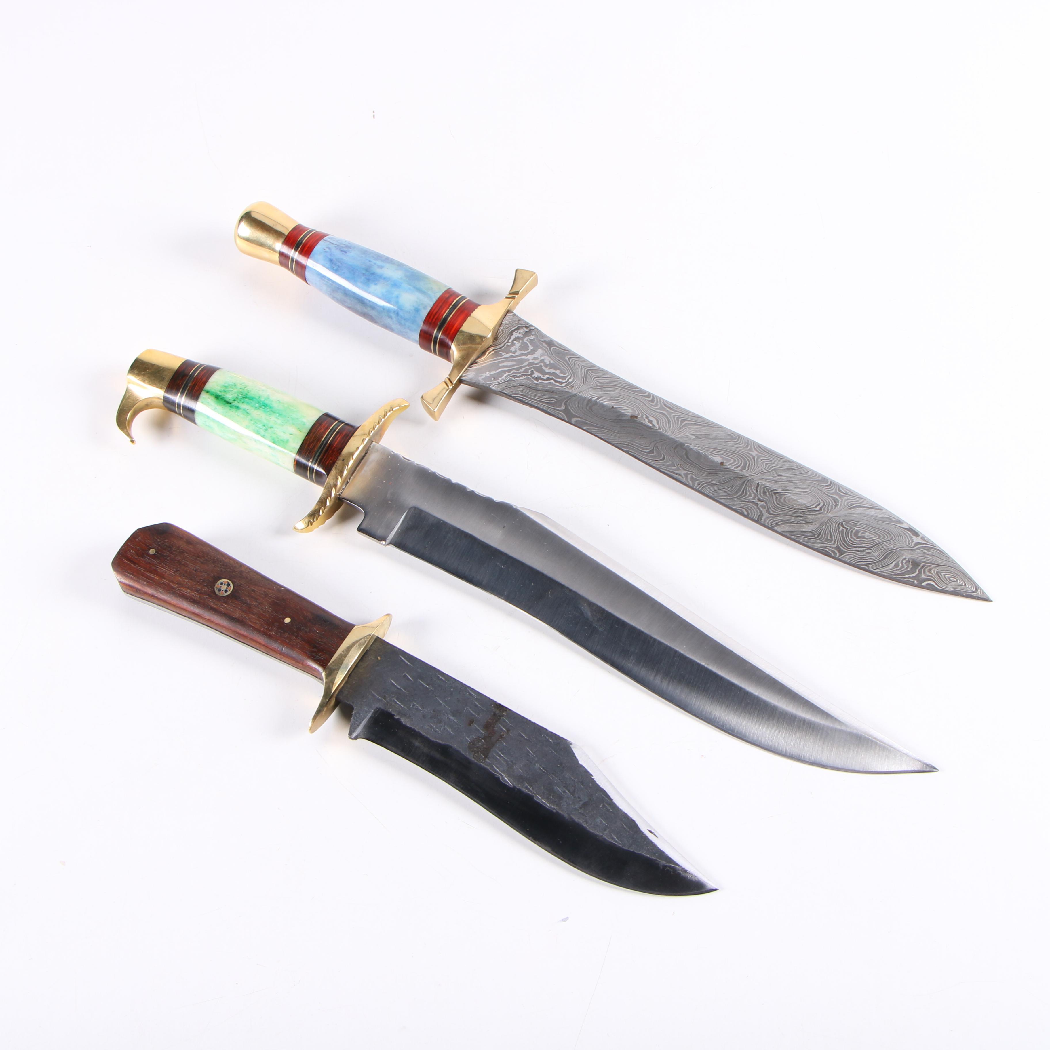 Fixed Blade Knives in Sheaths