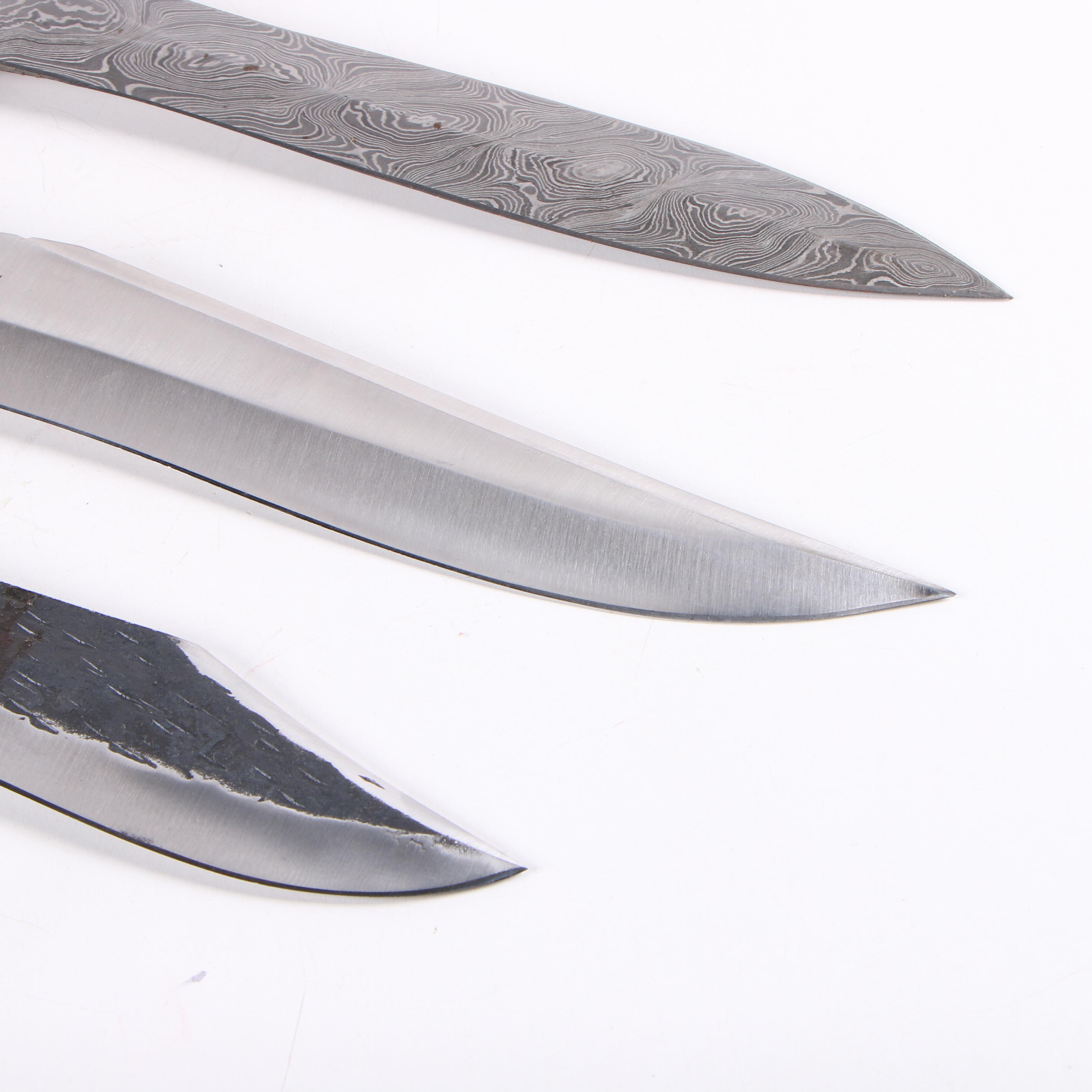 Fixed Blade Knives in Sheaths