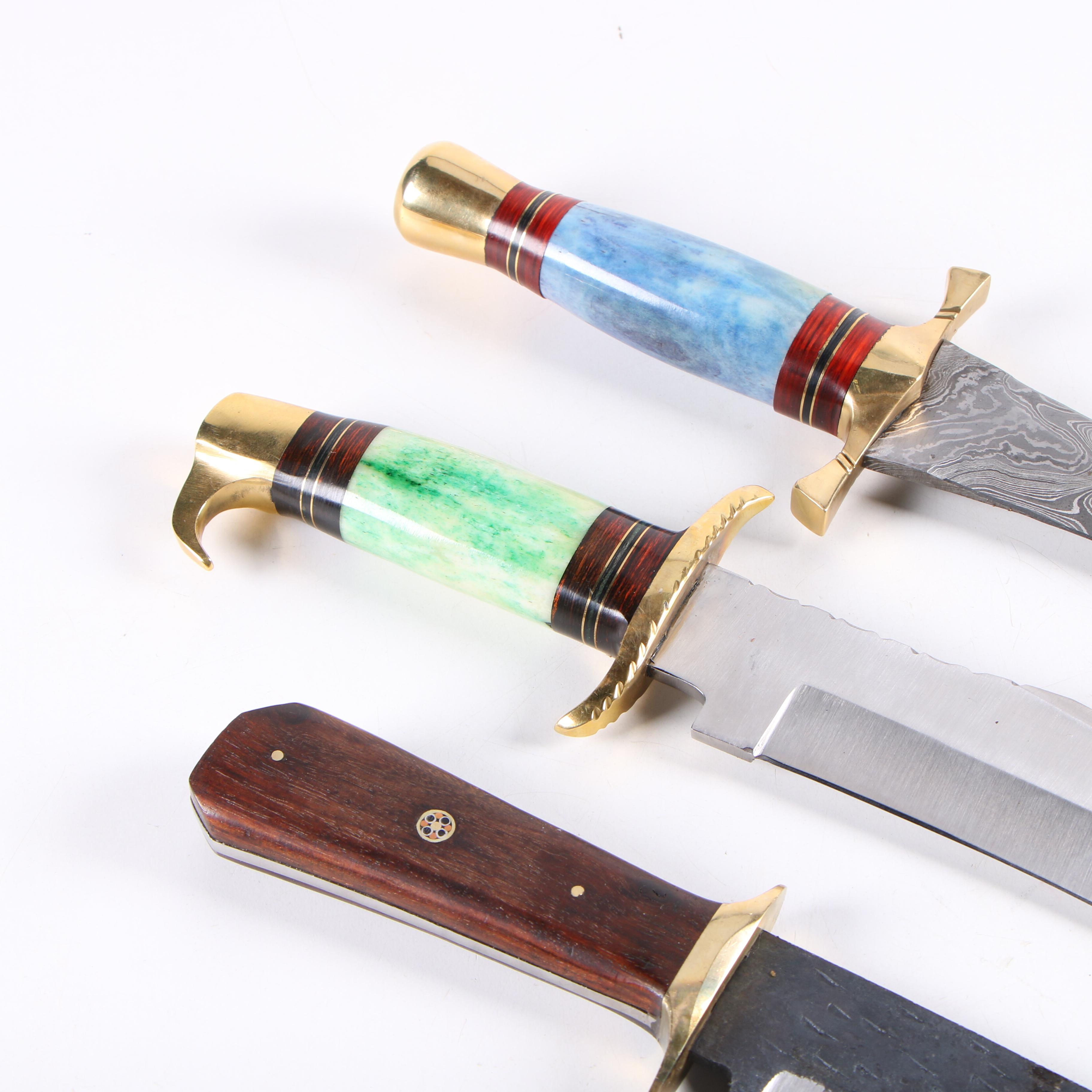 Fixed Blade Knives in Sheaths