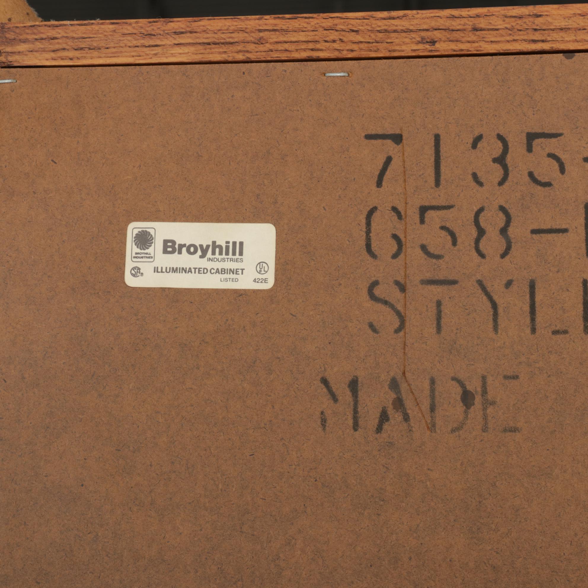 Broyhill Oak Two-Piece Illuminated Kitchen Hutch, 1980s