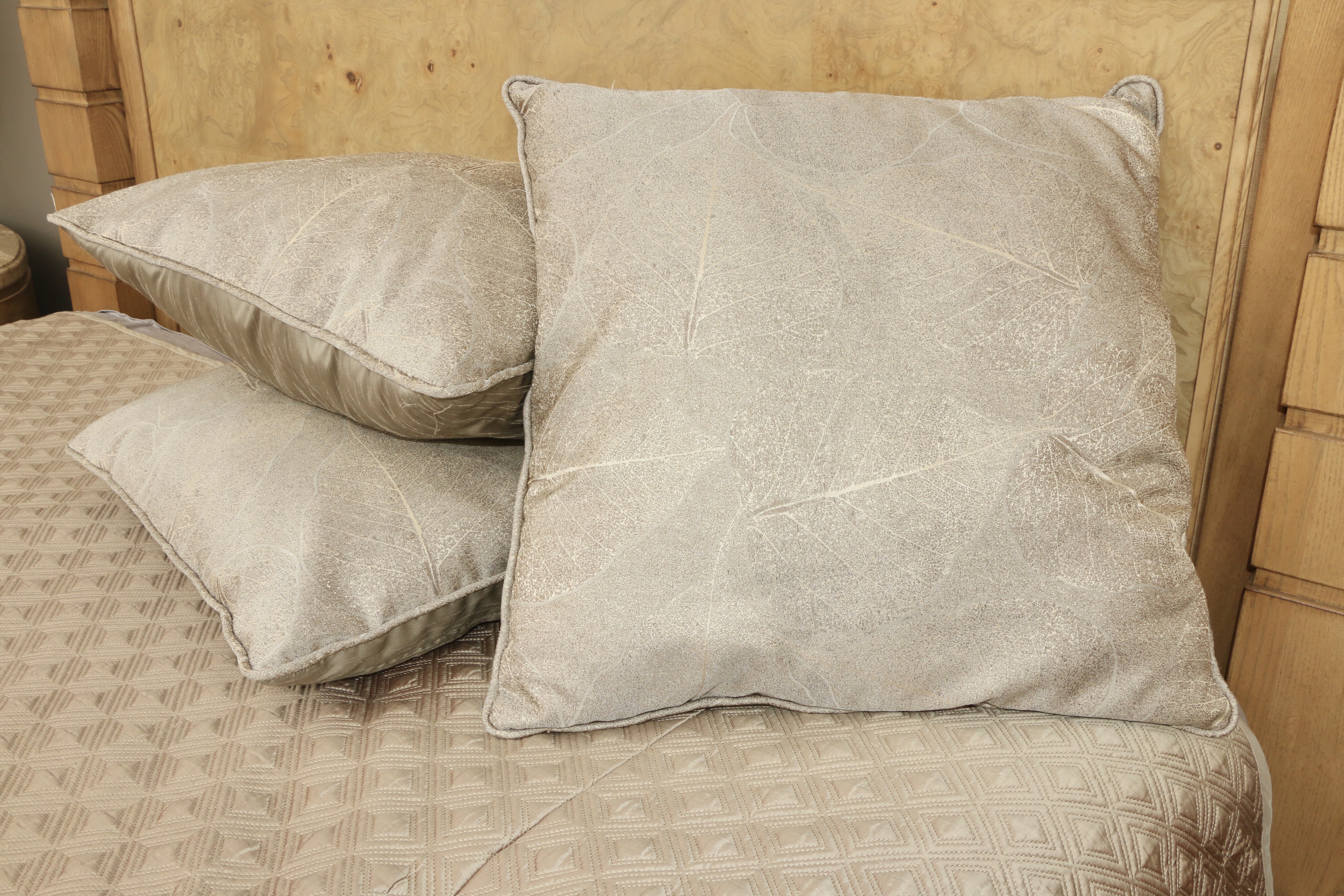 Drexel-Heritage "Insignia" Ash and Burl Wood King Size Bed with Bedding