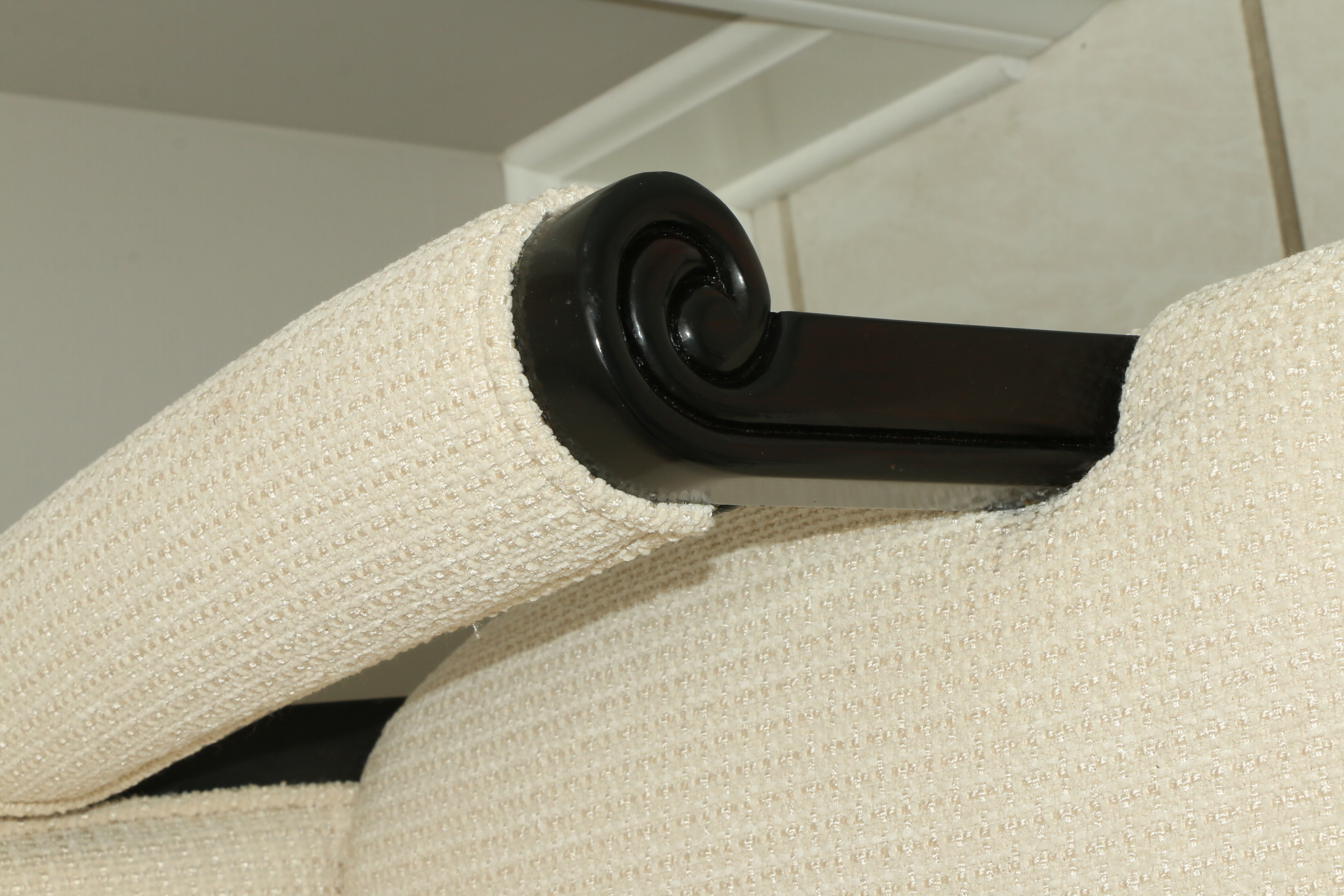 Drexel-Heritage Postobello "Ponte" Black Dining Table and Chairs