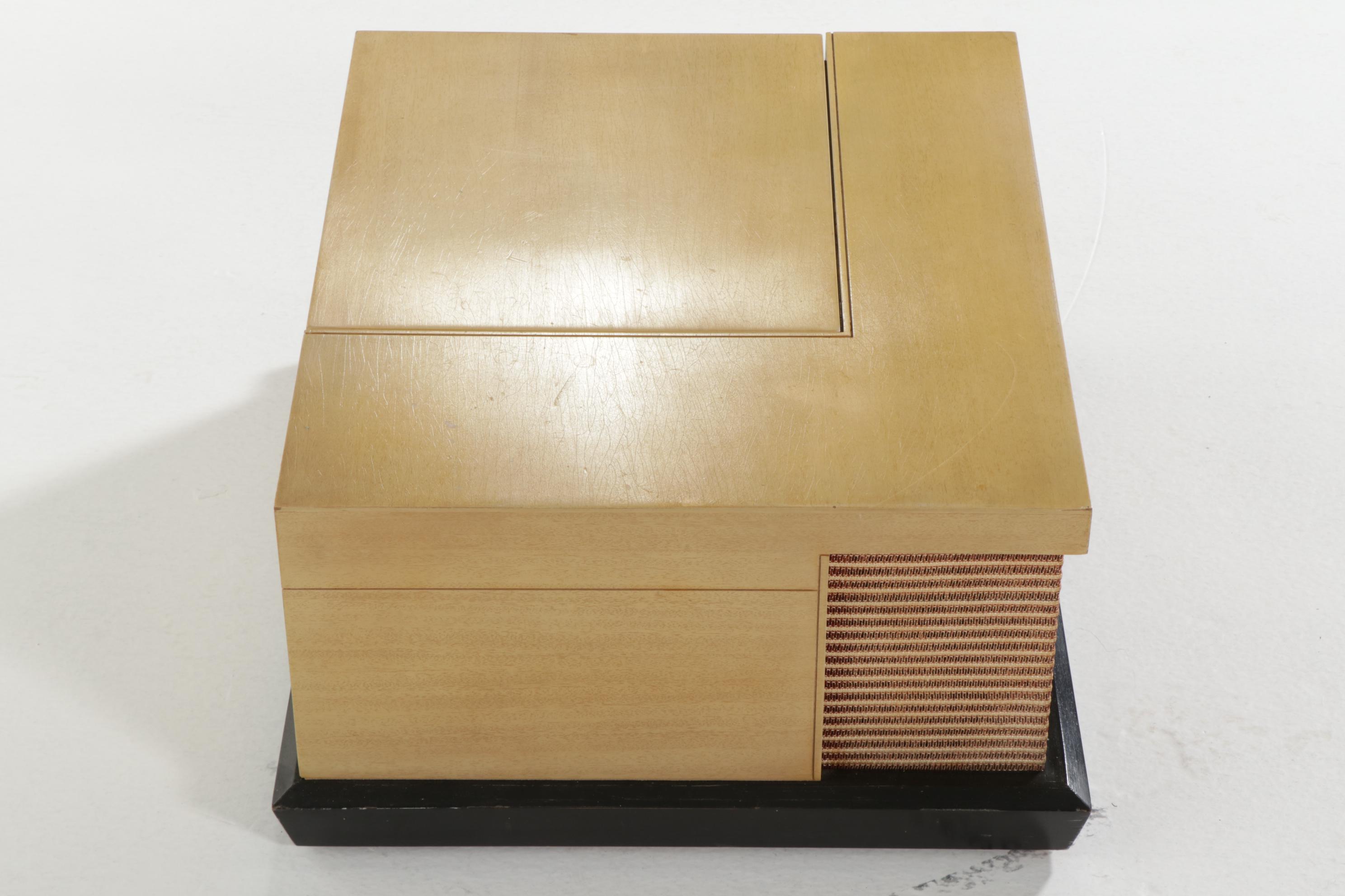 V-M Tri-O-Matic Model 560A Record Player, Mid 20th Century