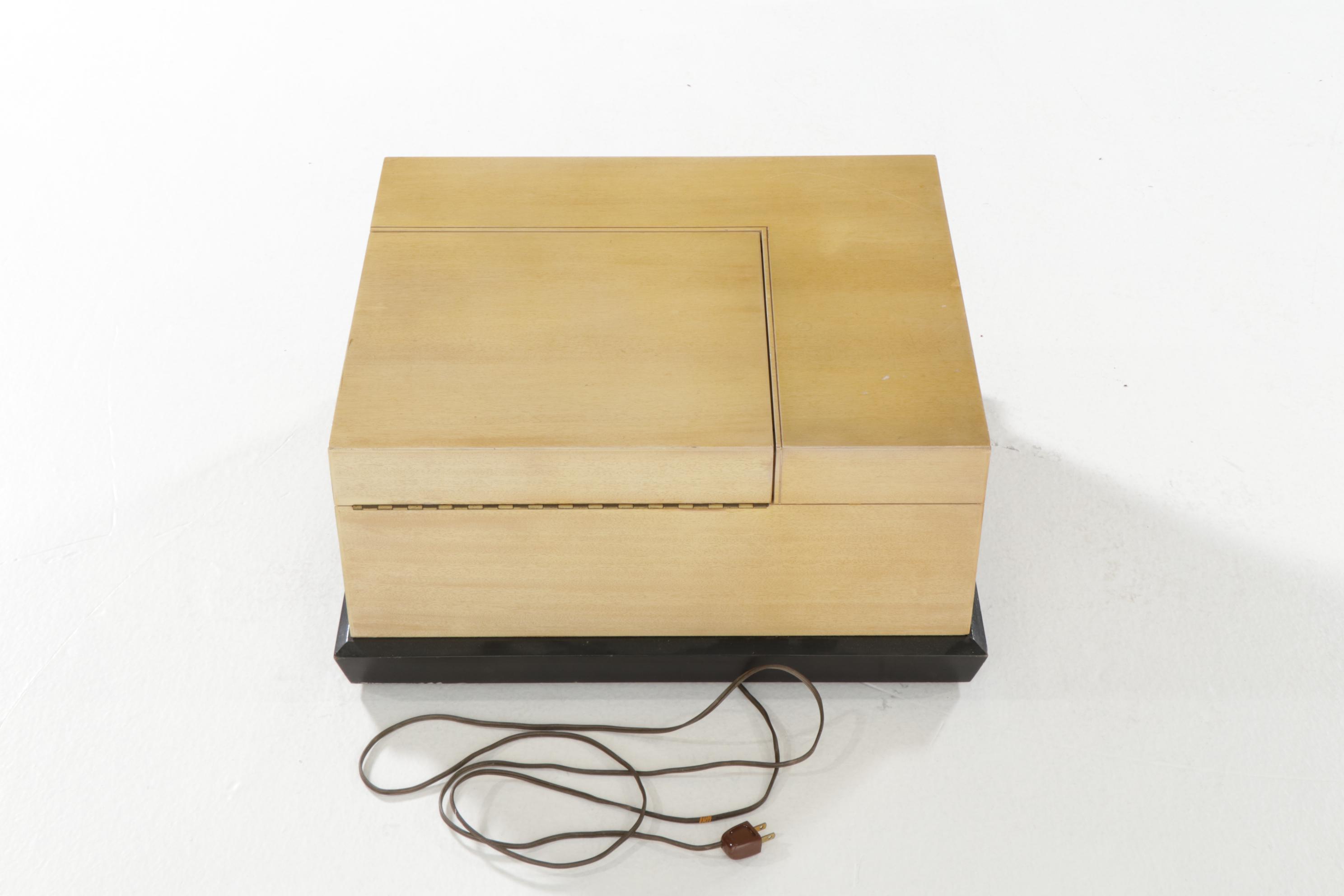 V-M Tri-O-Matic Model 560A Record Player, Mid 20th Century