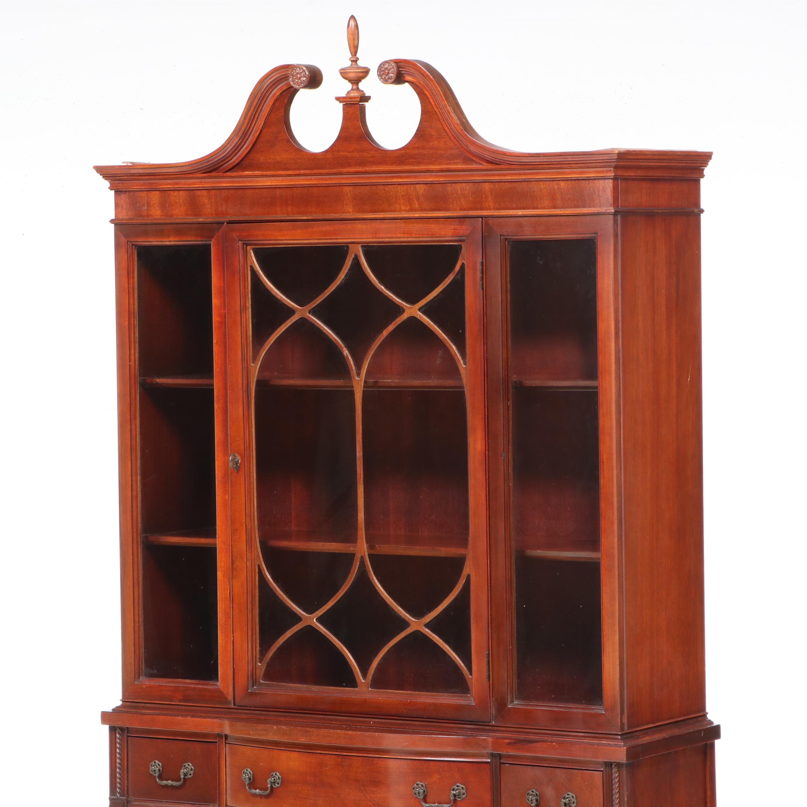 Mengel Furniture Federal Style Mahogany China Cabinet, 20th Century